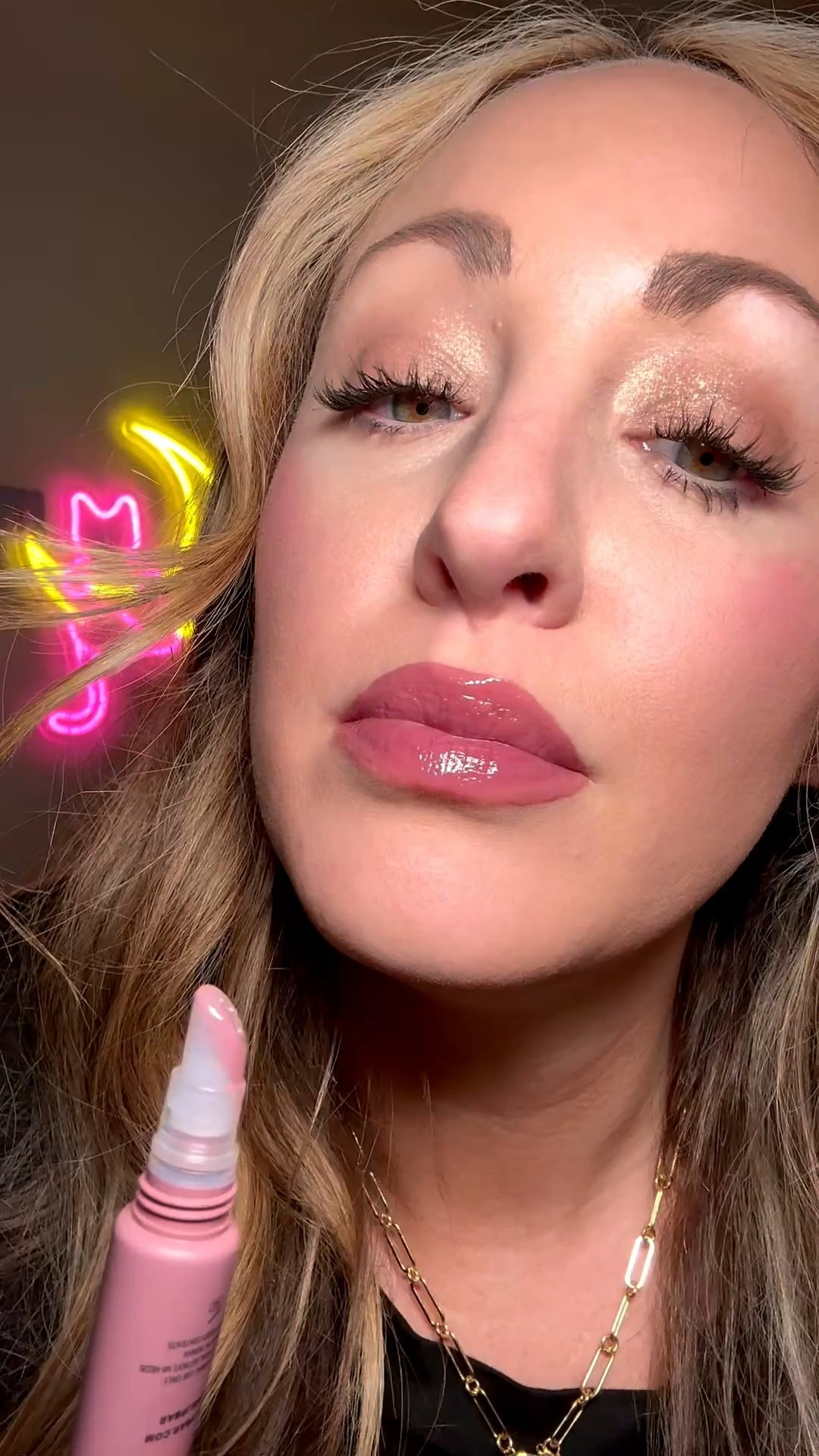 so pigmented and hydrated, perfect for summer lips #thelipbar #lipoil #botanicallipoil #juicylips 

#LTKspringtrends #LTKBeauty #LTKSpringSale