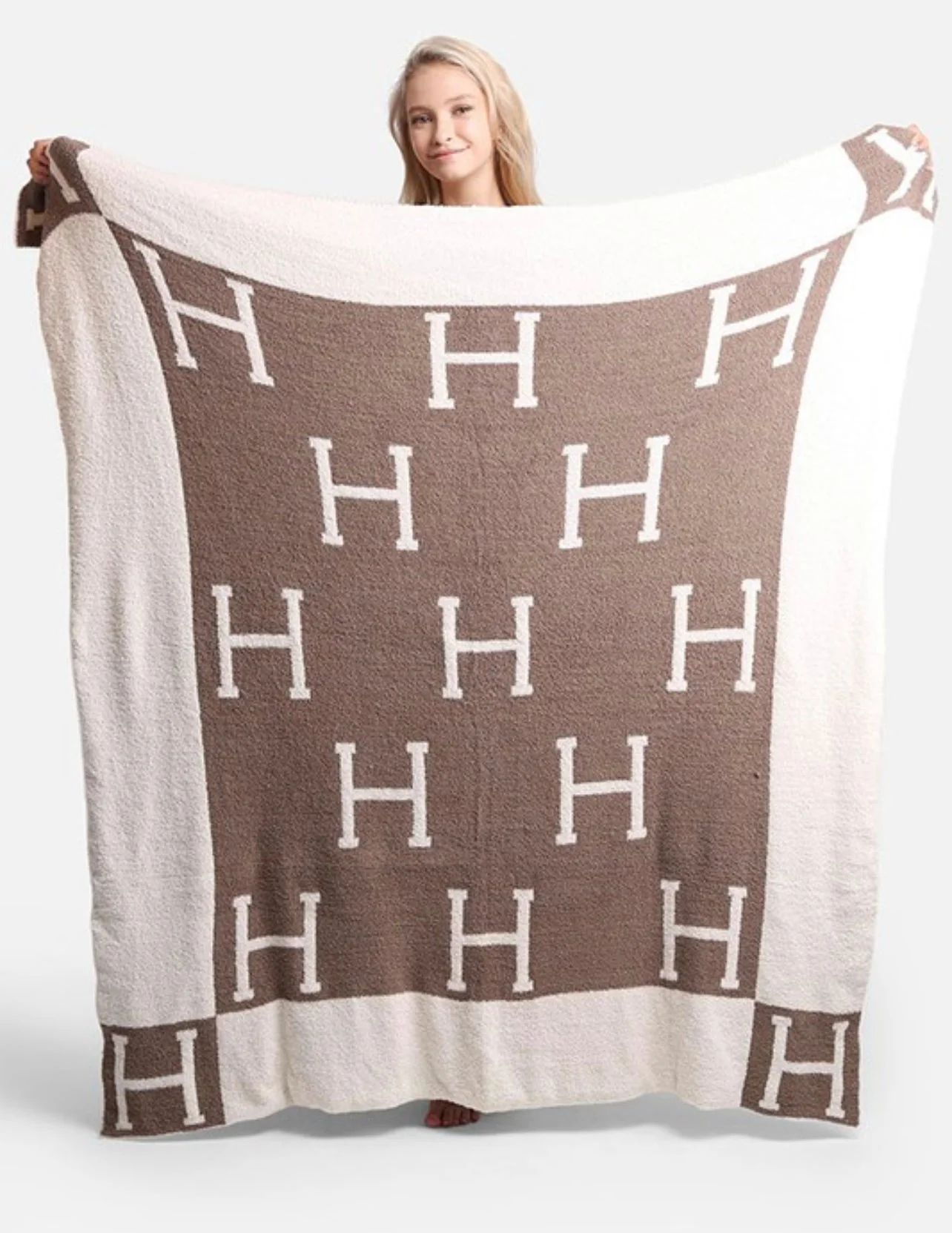 H BLANKETS | The Closet