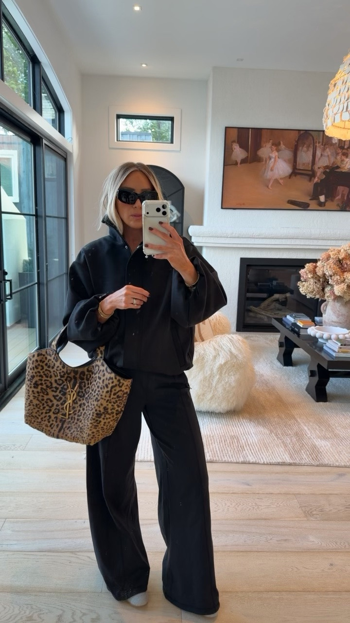 The perfect elevated athleisure look with two items you can style in endless different ways! 🖤🖤🖤