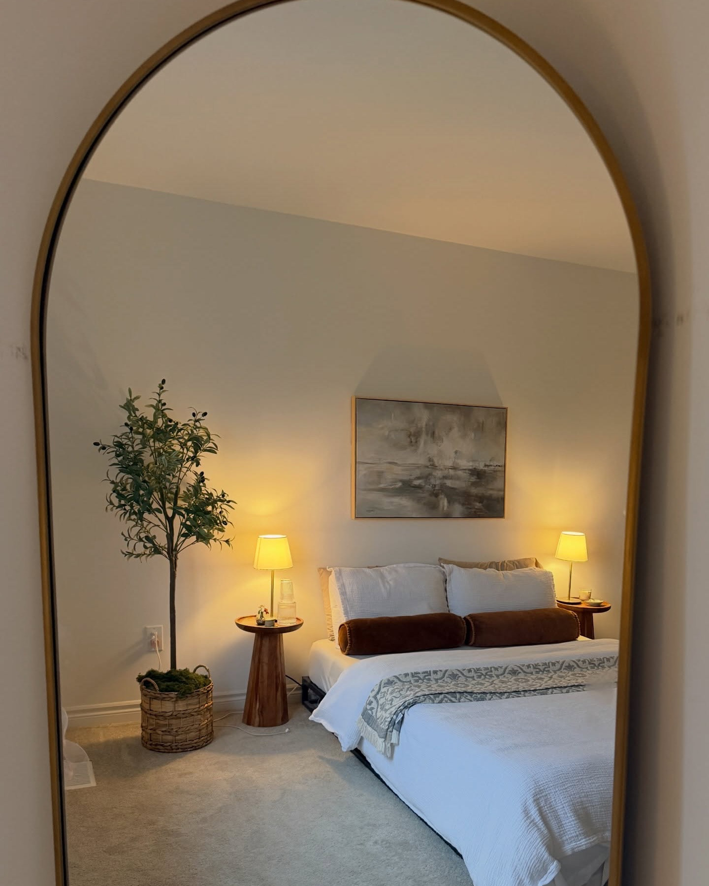 Blue hour calm 🕯️

Lamps really help make a space feel cozy and instantly elevated. Also sky was unreal today .

#cozyhomedecor #interiordesign #homelighting #springathome#lamps