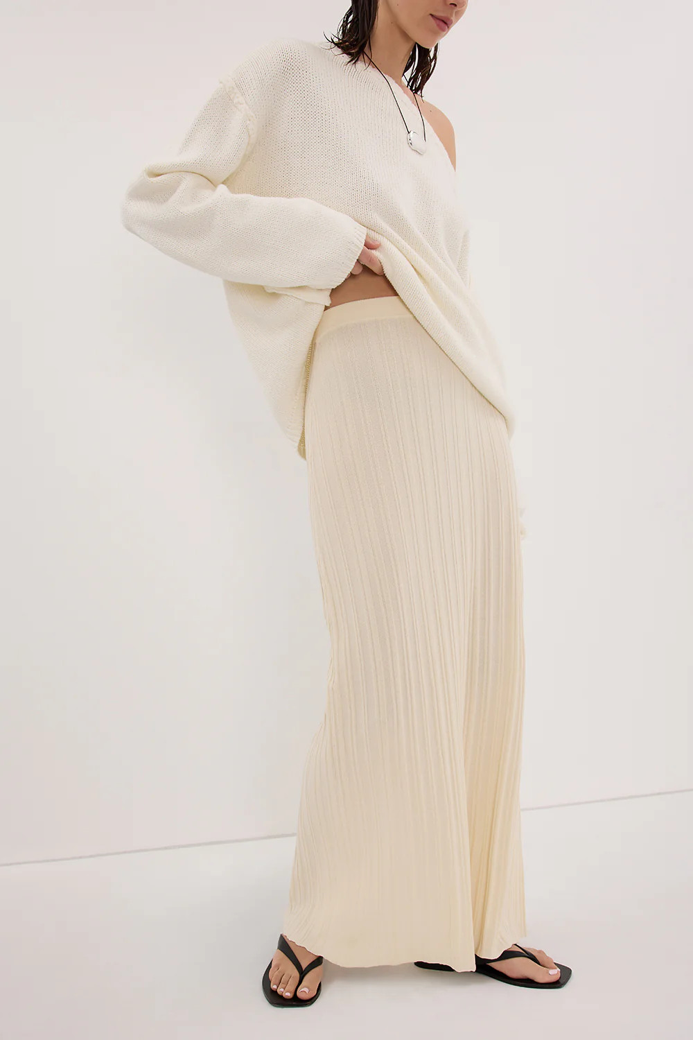 SYLVIA CREAM KNIT MIDI SKIRT | DISSH