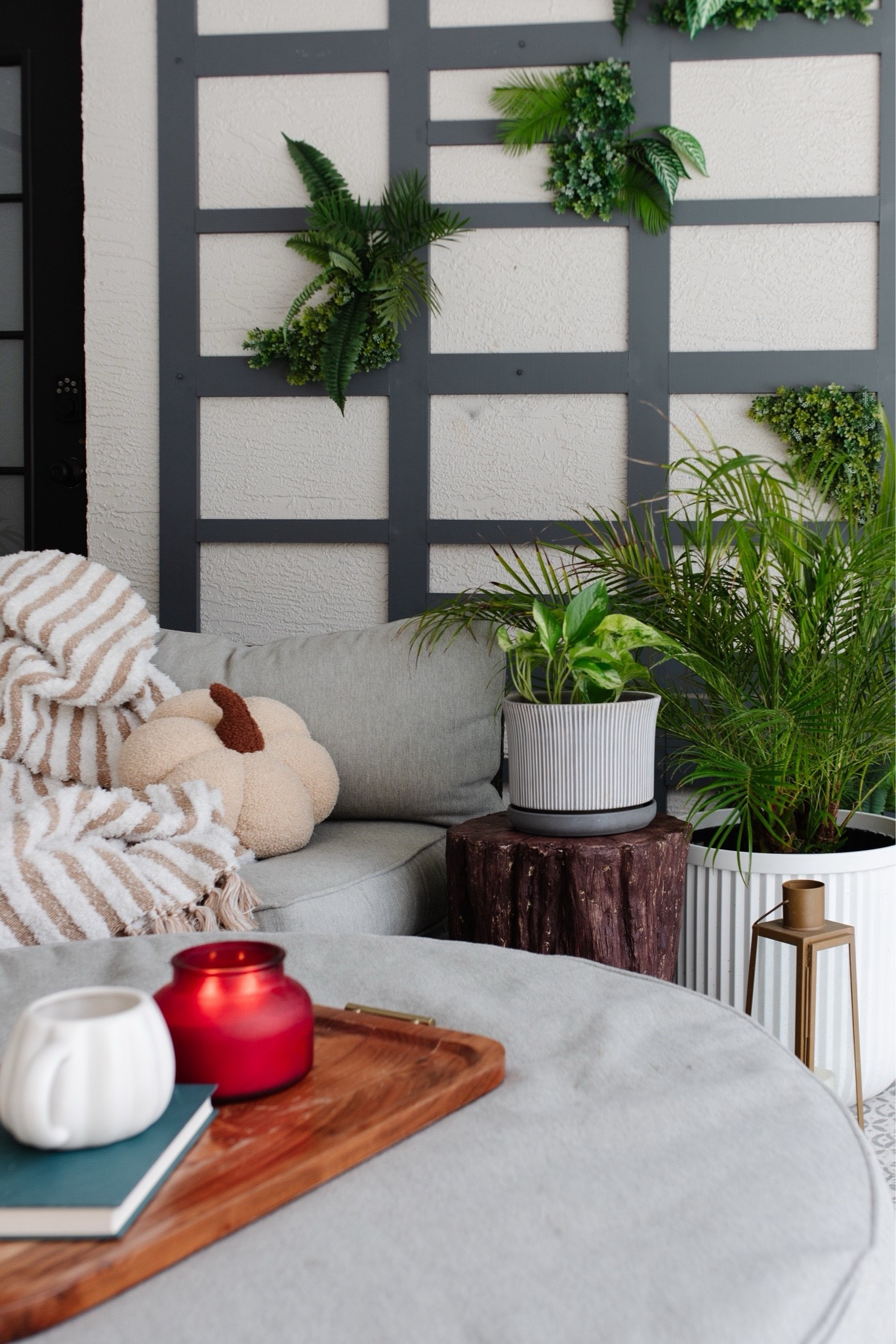 So cozy ☕️🍁

#LTKFindsUnder100 #LTKSeasonal #LTKHome