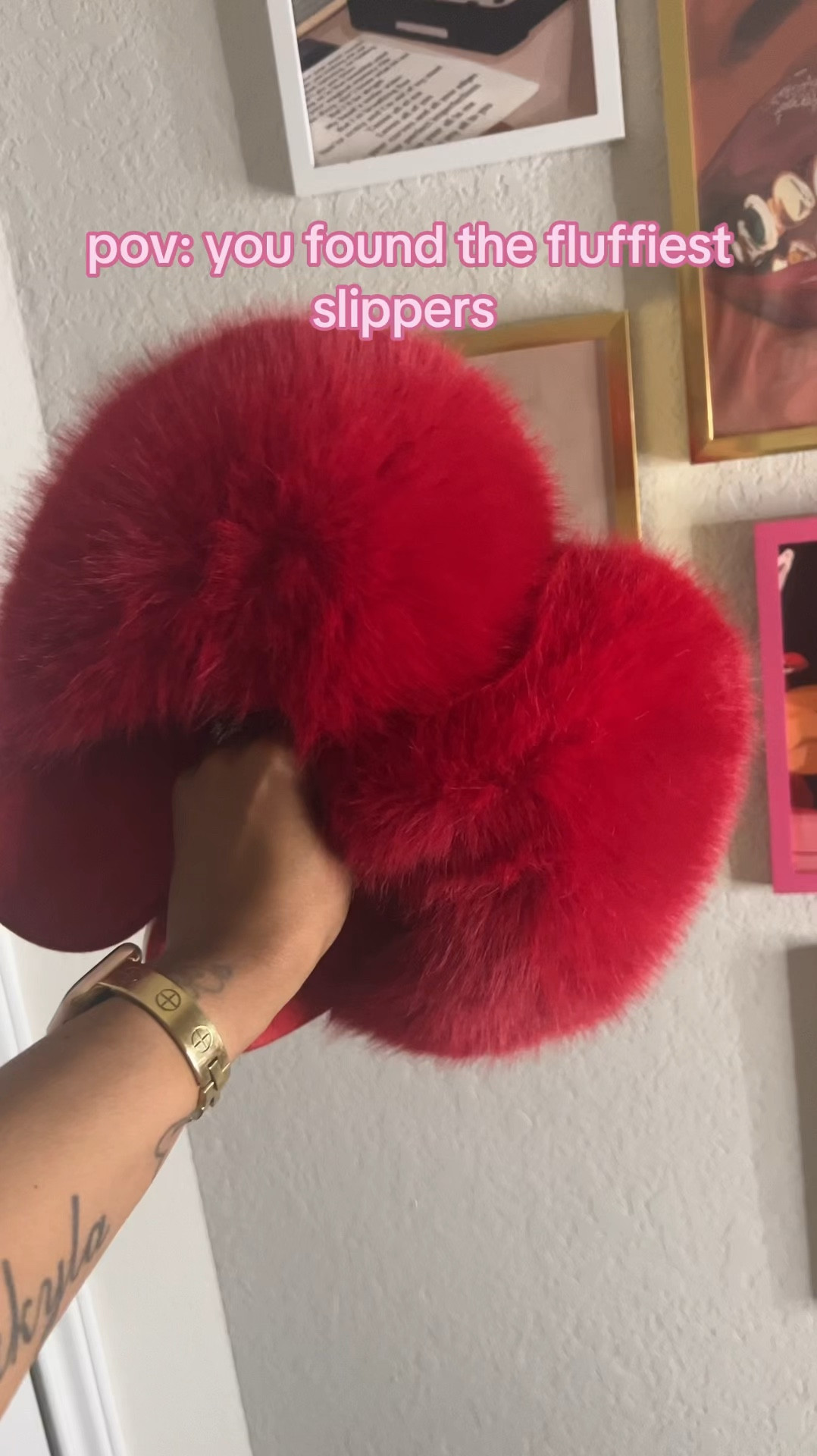 Fluffiest Slippers and in so many colors 
#slippers #houseshoes 

#LTKGiftGuide #LTKStyleTip #LTKMostLoved