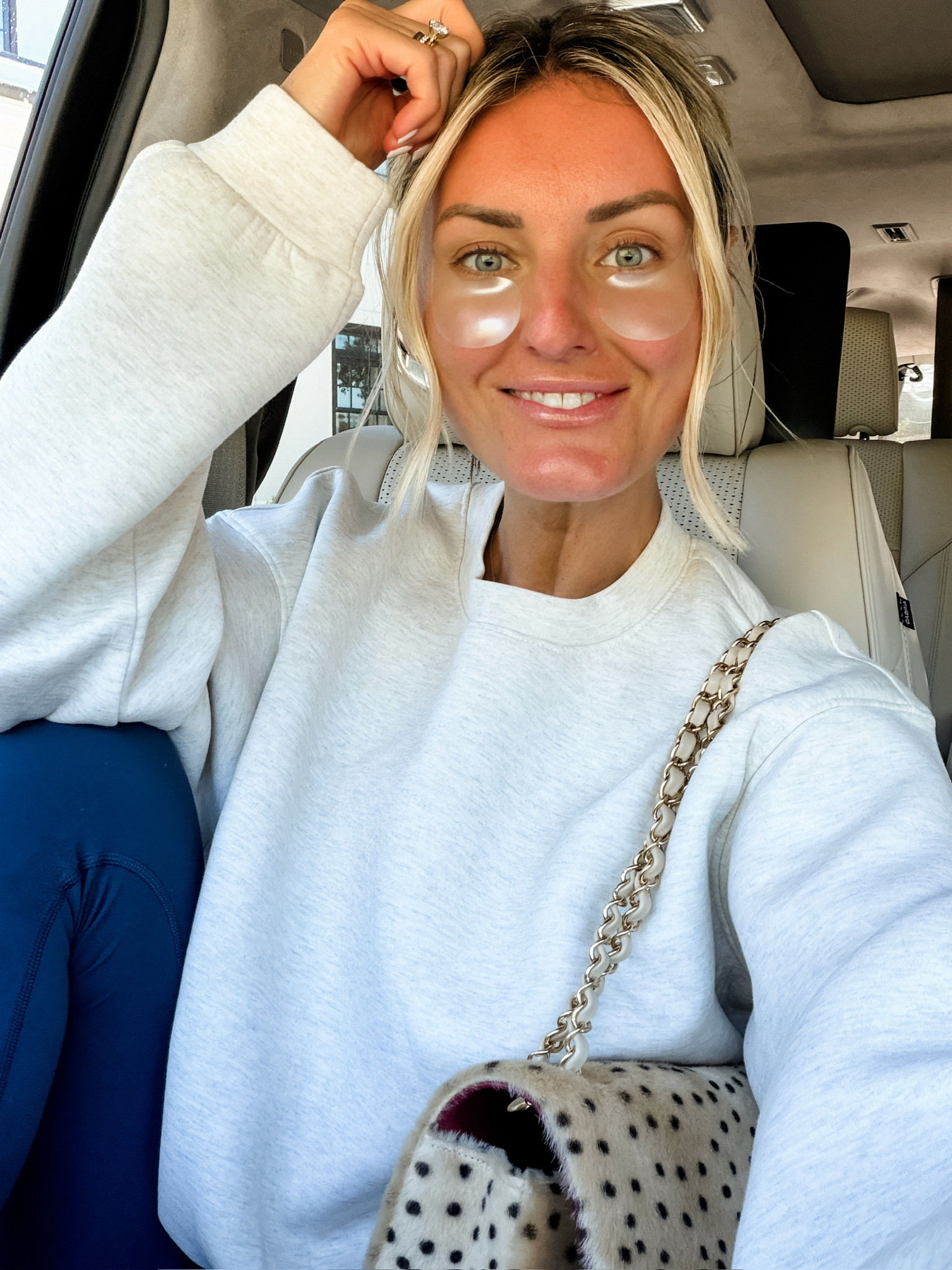 I love this sweatshirt from Old Navy! It's the perfect cropped length, and I love the bubble hem! Also, these eye patches are one of my favorites!

Loverly Grey, Old Navy, eye patches, self care, under eye, cropped sweatshirt 

 #LTKSeasonal #LTKBeauty