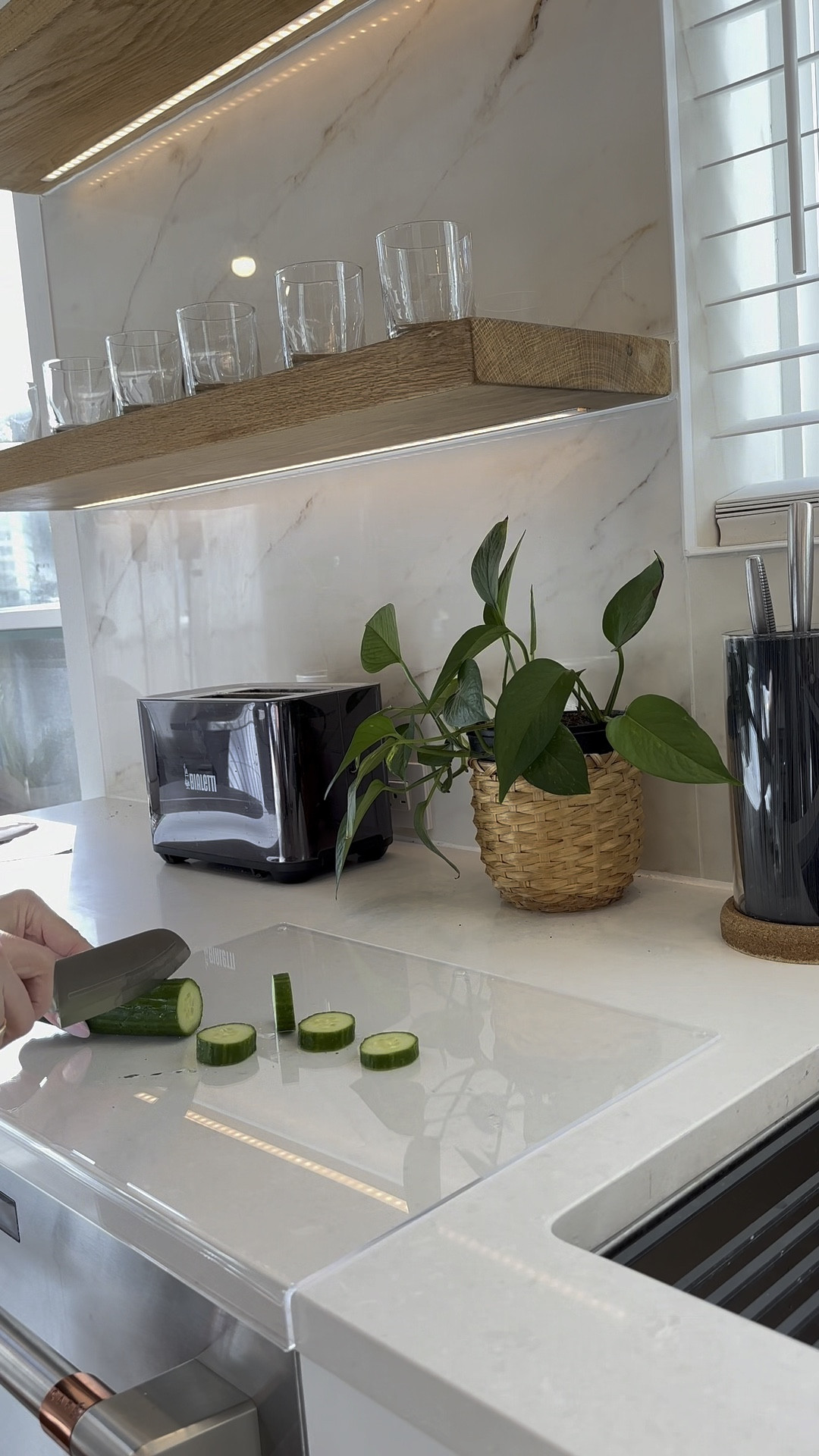 Amazon clear cutting board 🥒, so convenient and stylish! Kitchen must have 👏
Cooking, kitchen devices 

#LTKhome #LTKVideo #LTKfamily