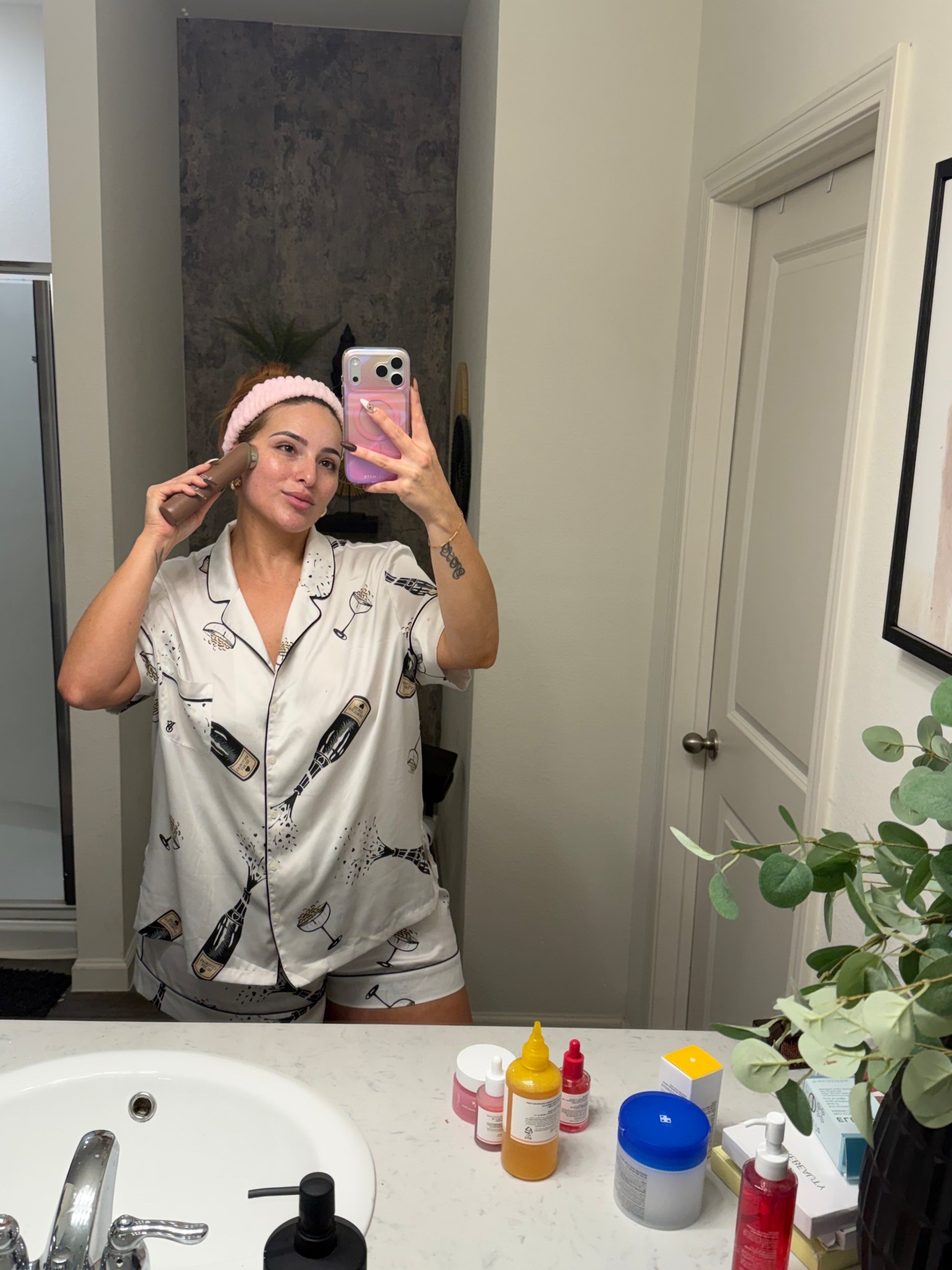 Cutest pajamas for Christmas and new years 🥂

Wearing xxl I size up for it to b oversized but I do fit my regular XL 

#LTKFindsUnder100 #LTKselfcare #LTKdayinmylife