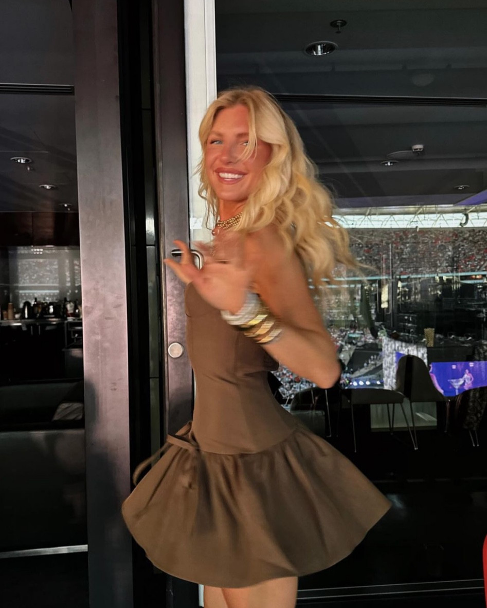 The most stunning fall dress! Less than $100 🤎

#LTKStyleTip #LTKSeasonal #LTKFindsUnder100