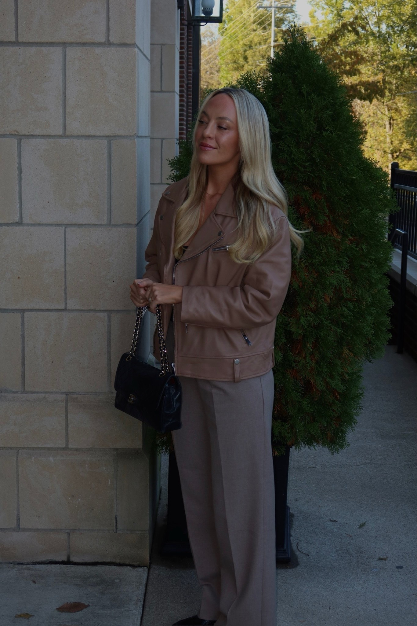 fall trouser outfit idea ✨ these trousers are a favorite! I have them in a few different colorways and love the fit. So easy to dress up or down!

#LTKSeasonal #LTKdayinmylife #LTKootd