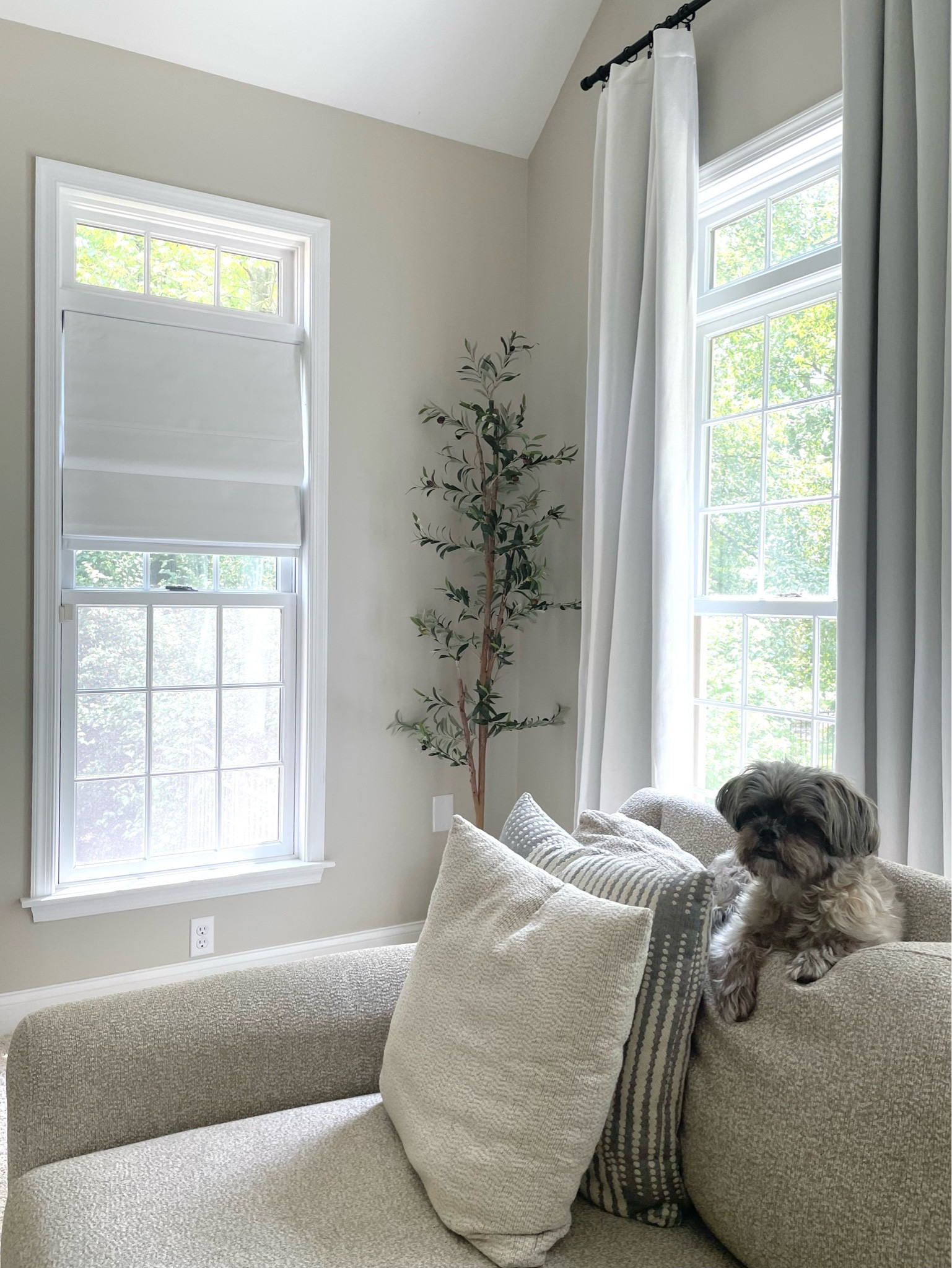 Fabric ottoman shades 🤍

#neutral #homedecor #livingroom