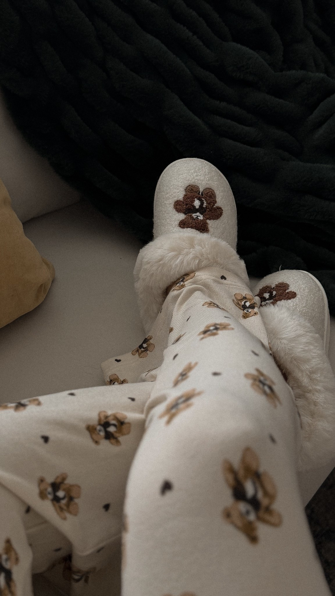 These fluffy bear slippers would make such a cute gift! 

#LTKSeasonal #LTKGiftGuide #LTKHoliday