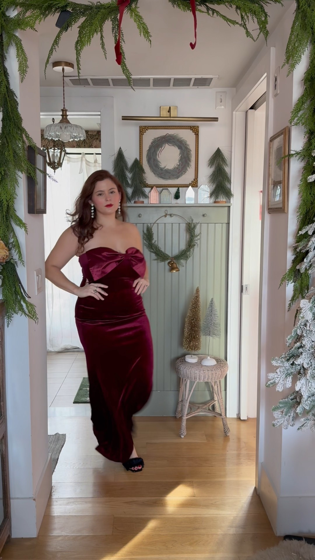 Lulus holiday dresses
Wearing size L in all dresses 
 
Velvet dress, bow detailed dress, champagne glitter dress nye


#LTKGiftGuide #LTKMidsize #LTKHoliday