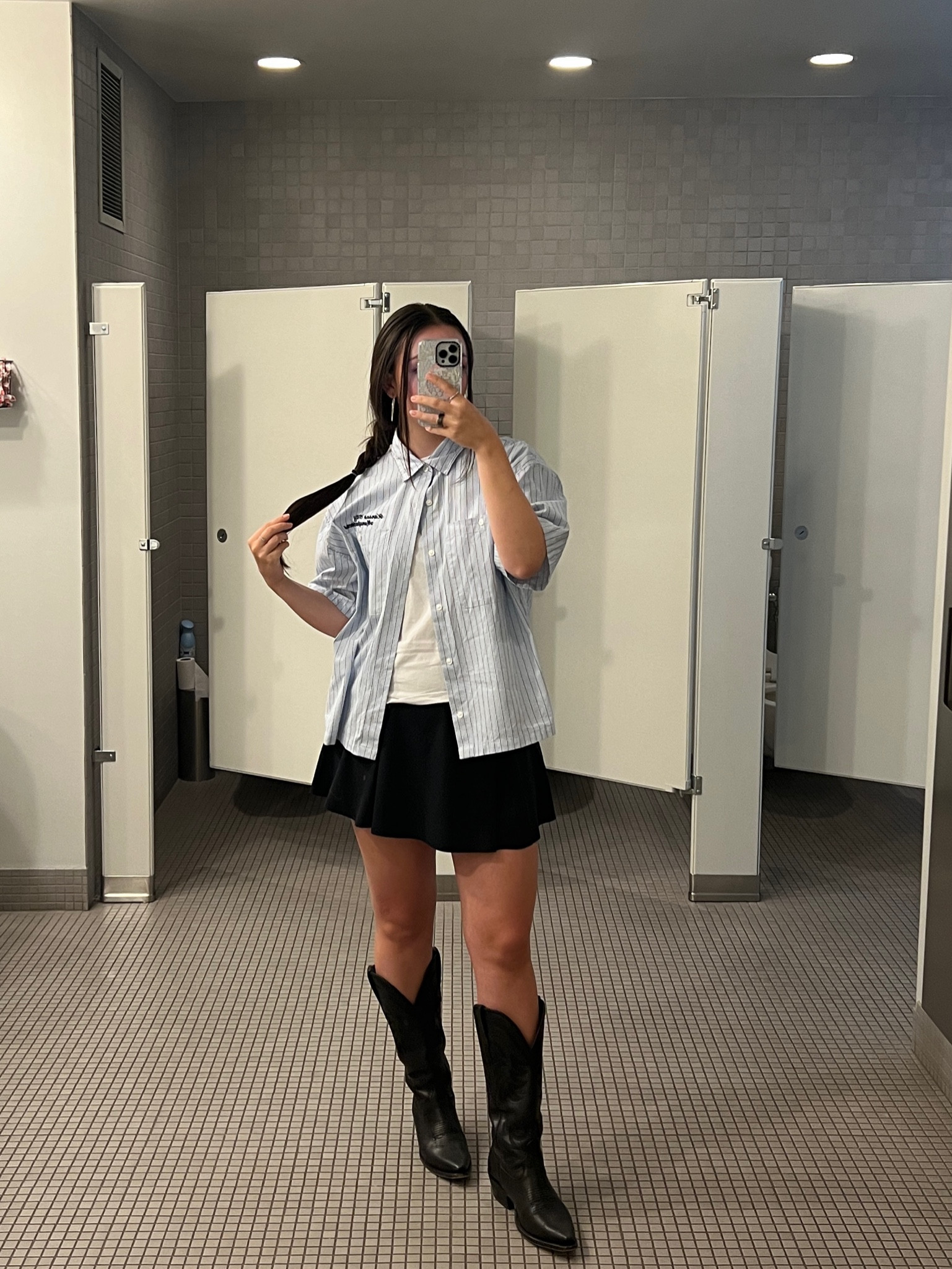 Cowboy boots, vintage button up shirt, Abercrombie, black Nike skirt

#LTKSeasonal #LTKBacktoSchool #LTKStyleTip