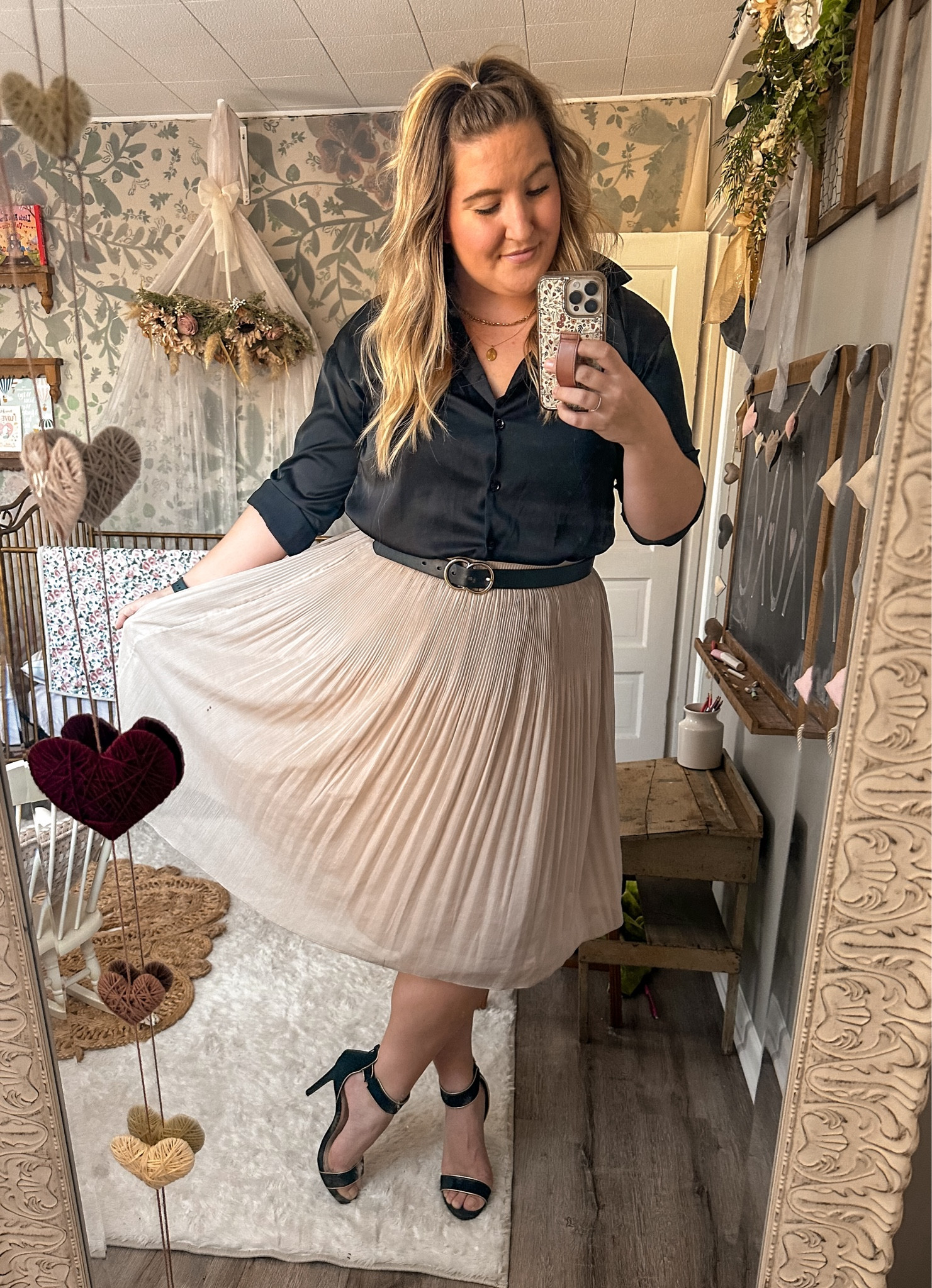 Pleated skirt church outfitt

#LTKfindsunder50 #LTKworkwear #LTKstyletip