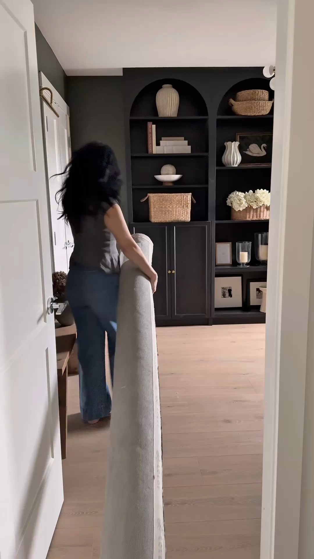 The easiest way to transform a space✨
A new rug, and my office has a fresh new look! 
@Wayfair  Presidents’ Day Sale is on now and this rug is part of the sale! 

Rug details: 
@Loloirugs Percival PCV-06 Moss/Natural 
(7’9x9’9)

It’s thick, durable and soft to the touch! 

#ad #wayfair #wayfairpartner #loloirugs 
