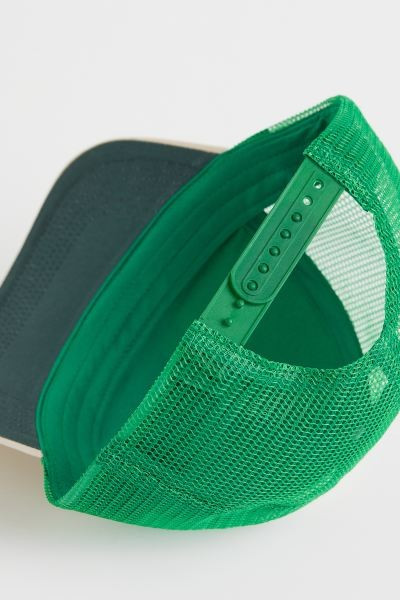 Printed cap - Green/Balance - Ladies | H&M GB | H&M (UK, MY, IN, SG, PH, TW, HK)