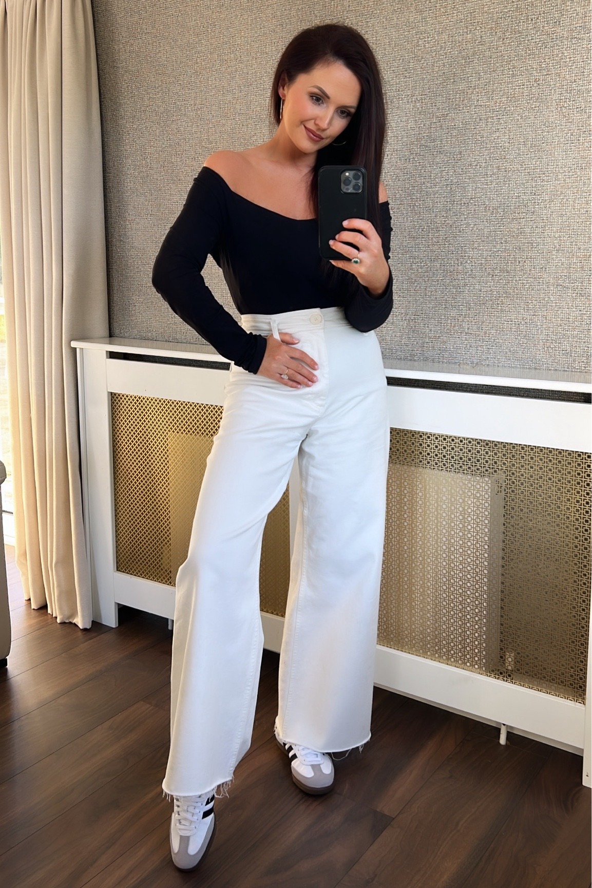 Casual wear
▪️Top: Zara 
▪️Jeans: Zara 
▪️Runners: Adidas 

#LTKworkwear #LTKshoecrush #LTKsalealert