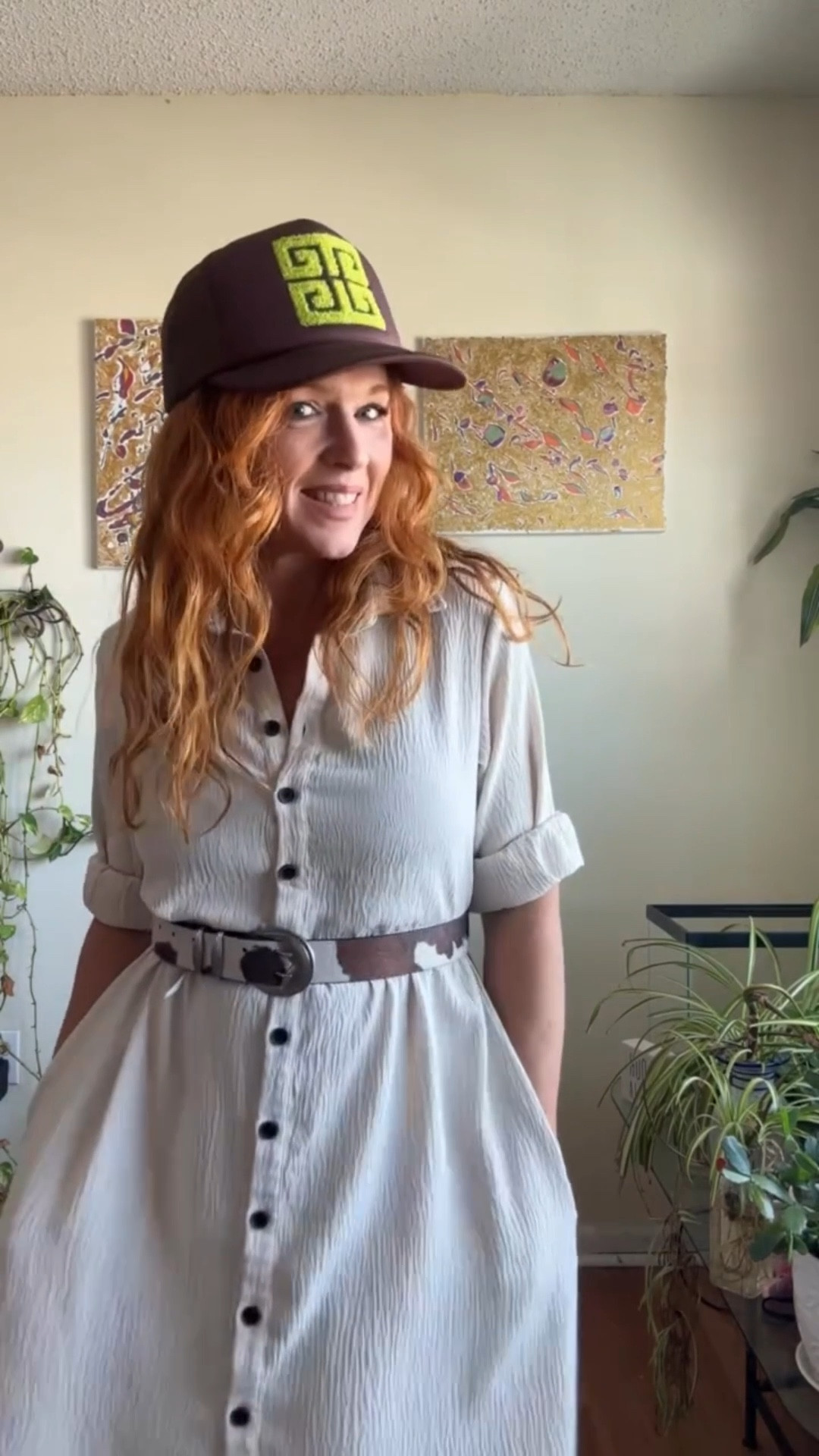 I love an easy breezy dress like this and love how it looks belted as well!  Comment “link” to shop! 

#over40blogger #styleidea #fashioninspos #springoutfitinspo #petitefashionista