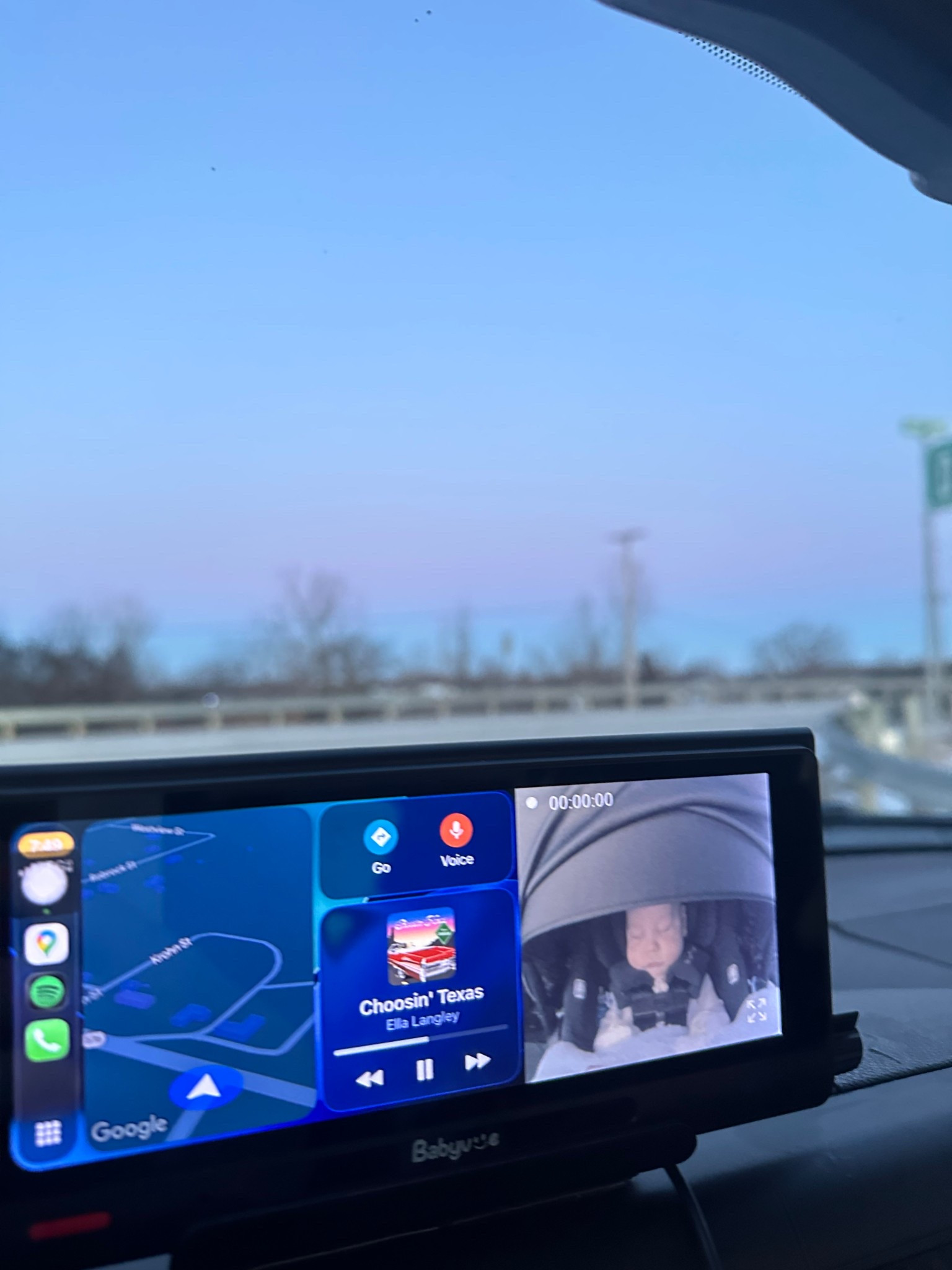 Baby car camera with Apple CarPlay 

#LTKBaby #LTKmomlife #LTKFindsUnder100