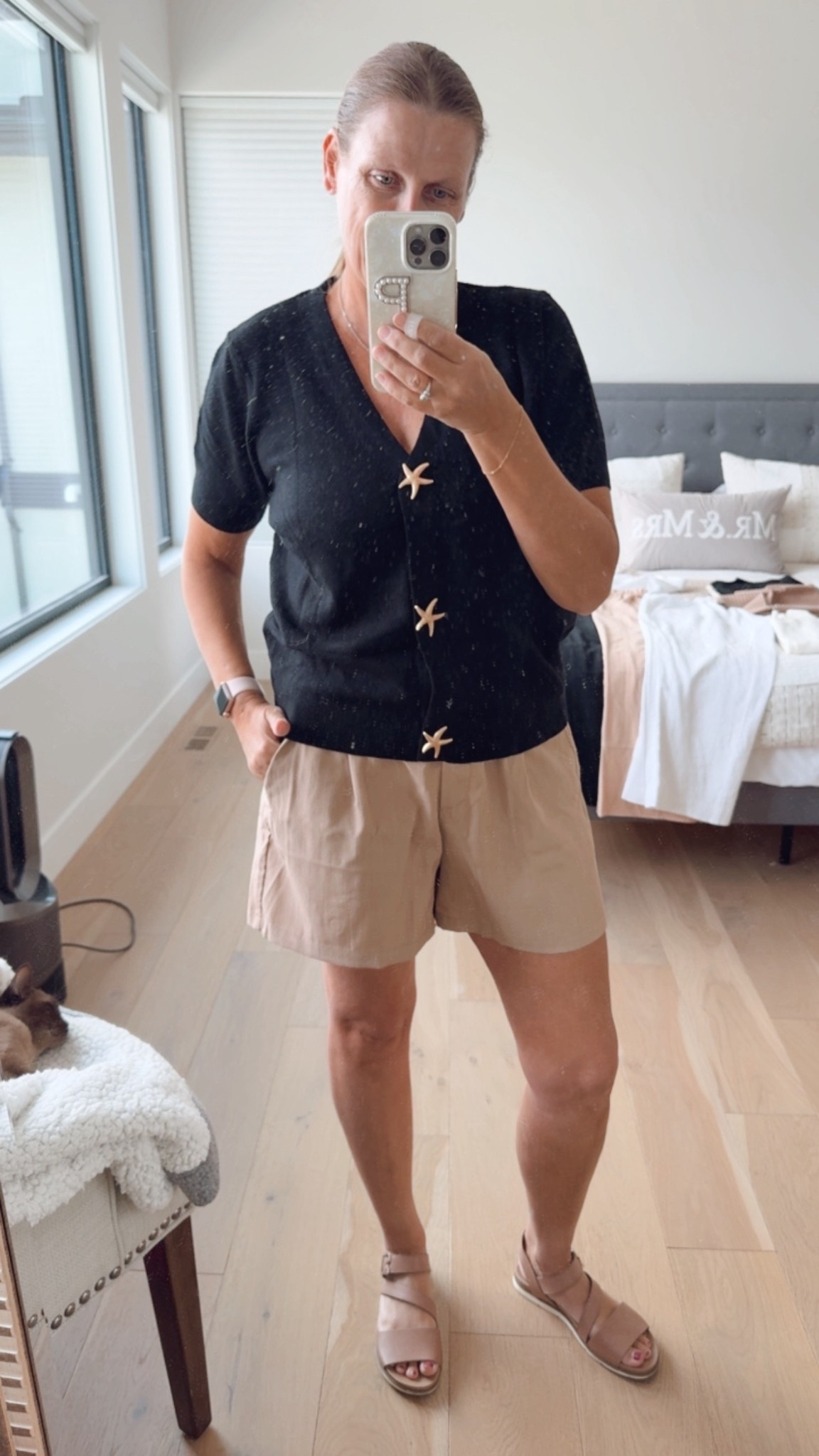 Cute starfish cardi.. perfect look for vacay

Cardigan, starfish cardigan, tailored shorts, , vacation outfit, European outfit

#LTKOver40 #LTKTravel #LTKSaleAlert