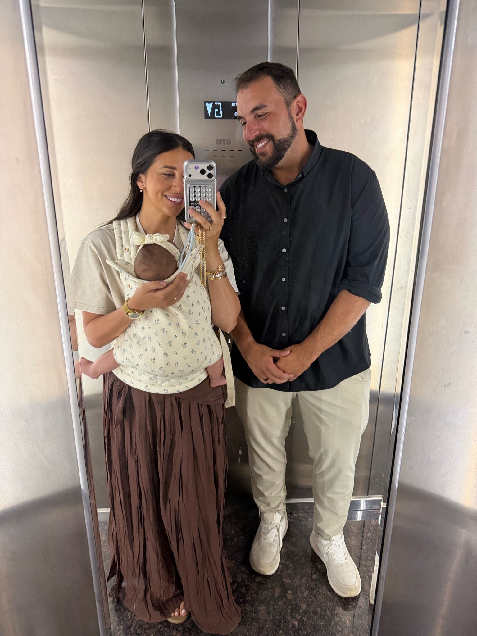 Top: medium 
Skirt: medium 

Dressupbuttercup.com #dressupbuttercup #dederaad

#LTKootd #LTKmomlife #LTKTravel