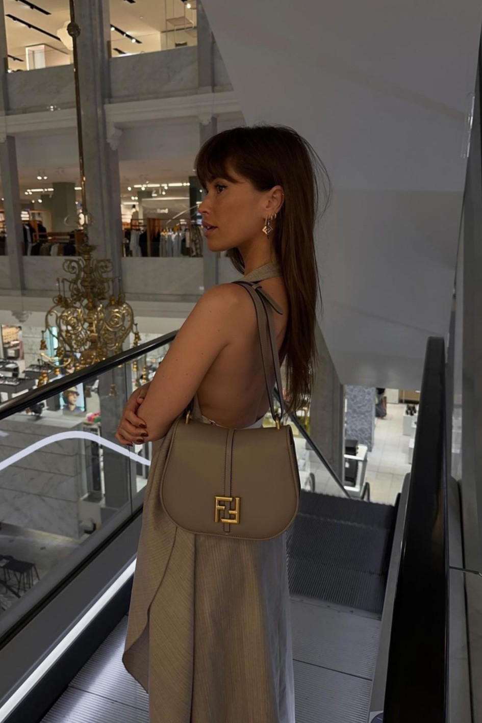 Nouveau sac Fendi! Sac C’mon medium Fendi couleur « gris », nouveau sac tendance, boucles d’oreilles Fendi

#LTKFind #LTKitbag