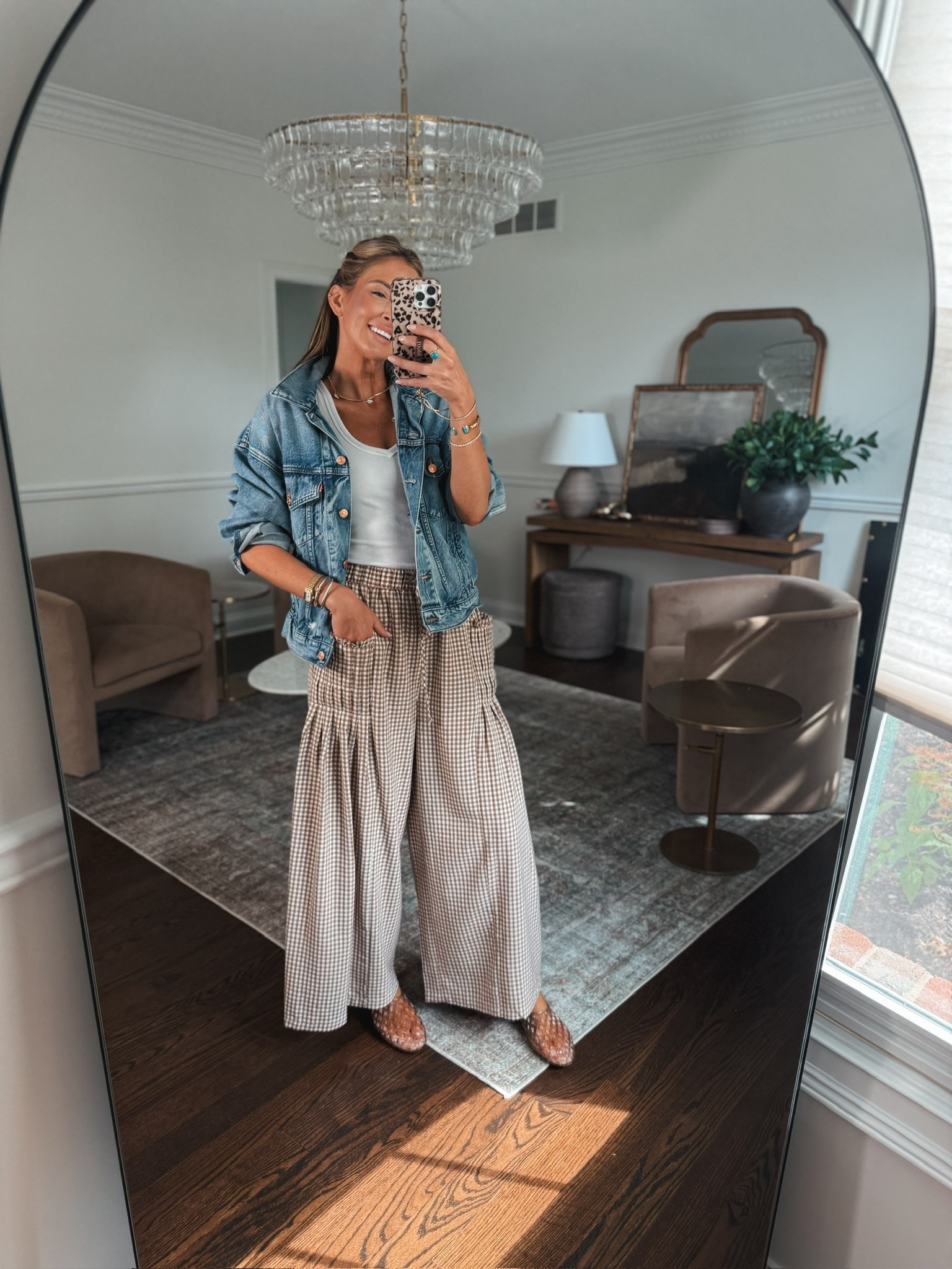 The cutest gingham pants!! 🤎🤍🤎🤍

#LTKdayinmylife #LTKgrwm #LTKootd
