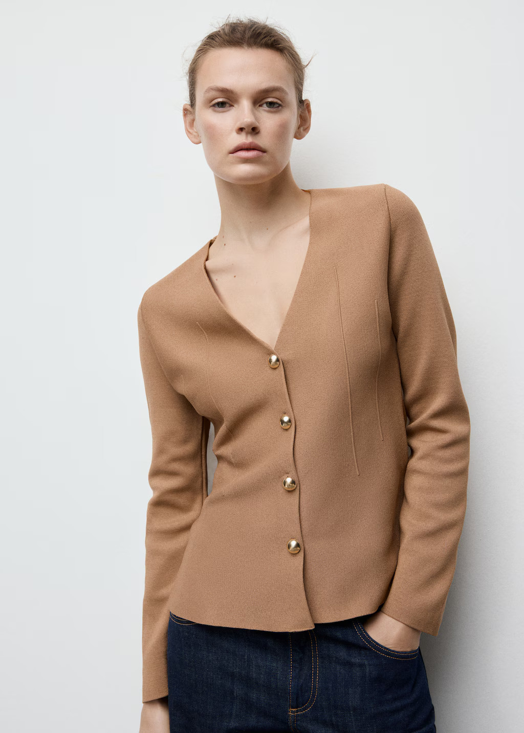 Fitted knitted jacket with buttons | MANGO (UK)