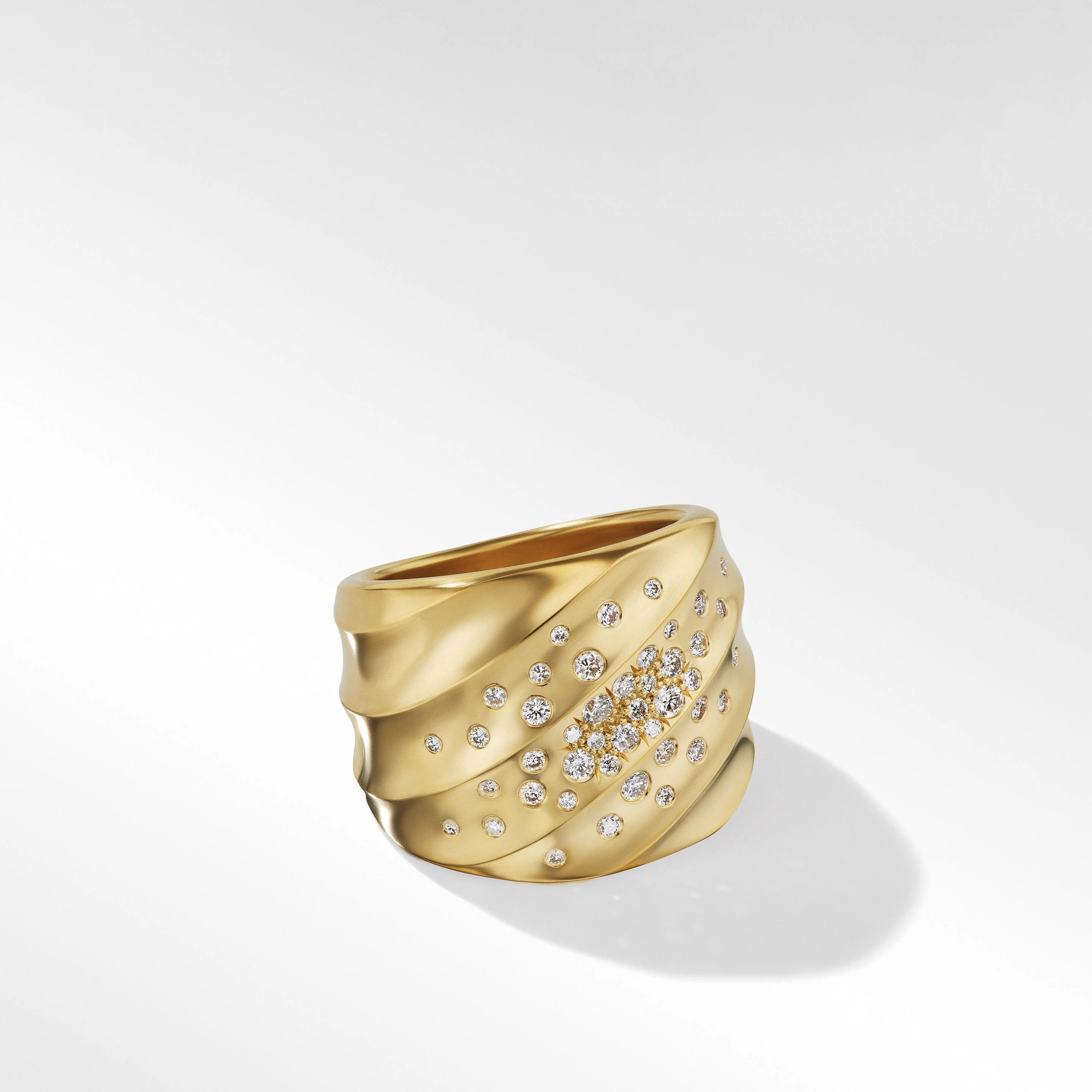 Cable Edge® Saddle Ring in Recycled 18K Yellow Gold with Pavé Diamonds | David Yurman