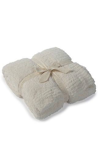 Barefoot Dreams CozyChic Throw in Cream. | Revolve Clothing (Global)