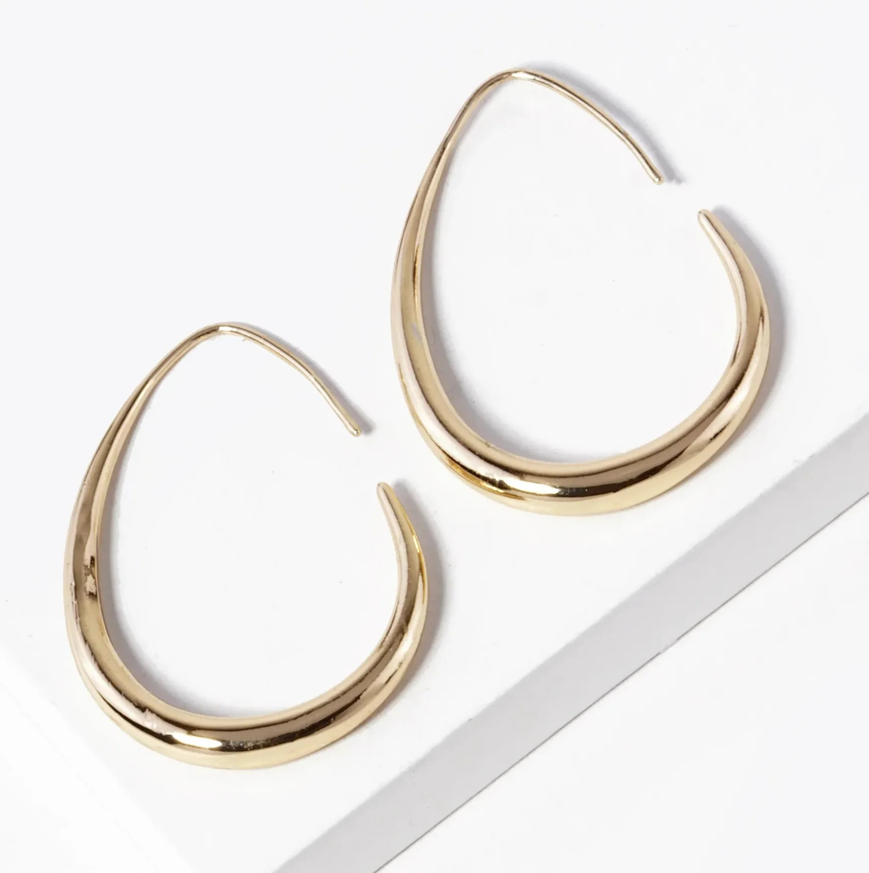 Hampton Gold Hoops | Erin McDermott Jewelry