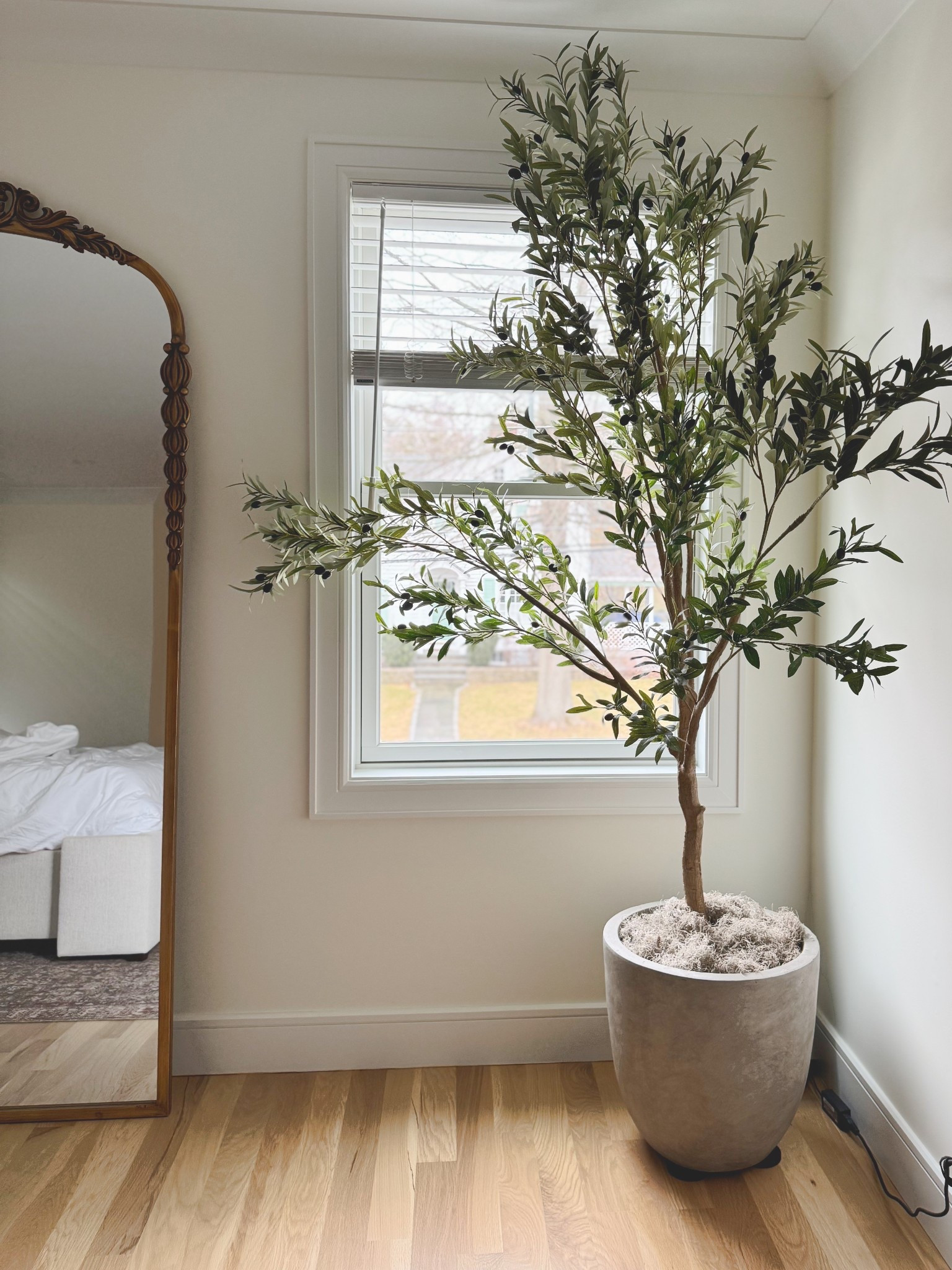 Neutral bed room essentials to add some life to your bedroom 

#LTKWatchNow #LTKHome