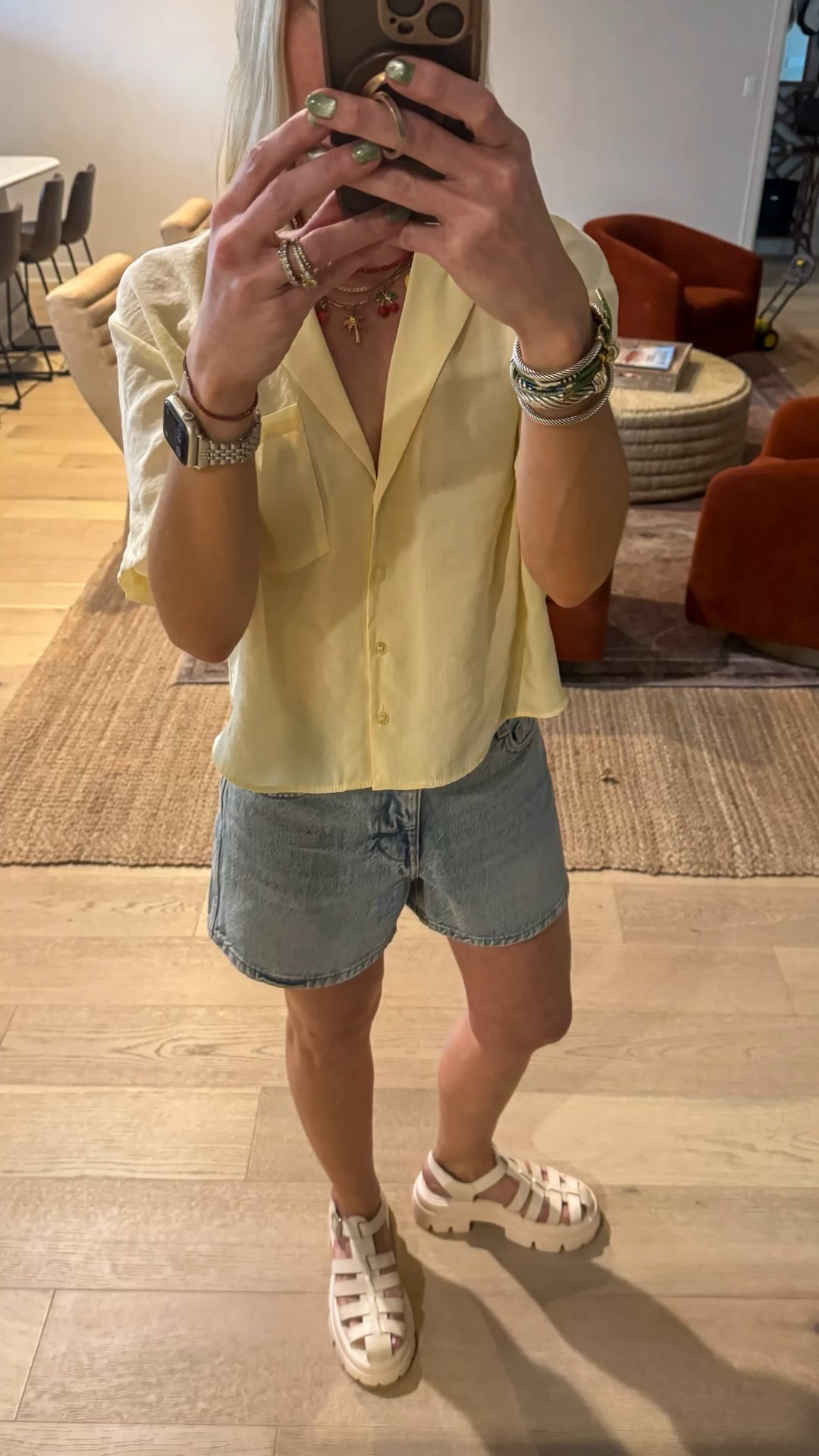 Mixing textures and tones from Zara today. Cropped sleeves, mid-rise denim, and a platform sandal for the win. 🍋
•
#ButterYellow #ZaraOutfit #DenimShortsLook #summeroutfit #PlatformFishermanSandals #CasualSummerLook #LTKEverydayFashion #ShortSleeveButtonUp #EffortlessSummerStyle #Zara2025Style #denimshorts #lemonyellow

#LTKStyleTip #LTKSummerEdit #LTKSeasonal