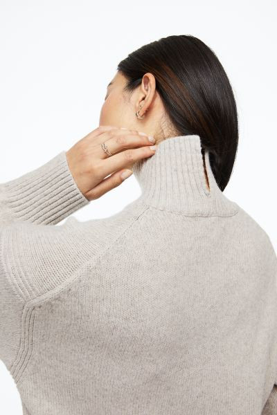 MAMA Polo-neck jumper | H&M (UK, MY, IN, SG, PH, TW, HK)