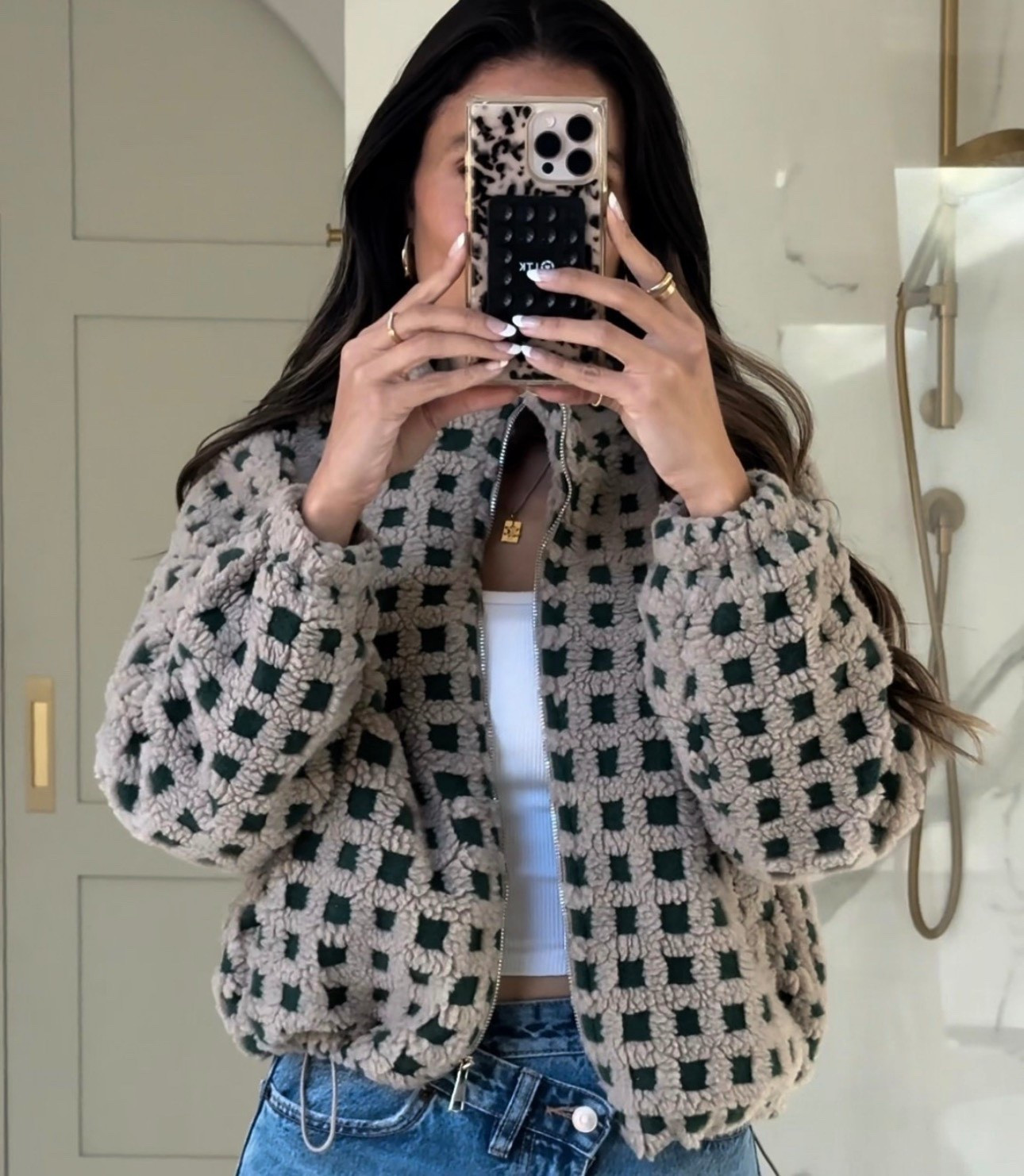 Scroll to shop! Follow for more finds! Xo! 🥰

#LTKdayinmylife #LTKgrwm #LTKootd