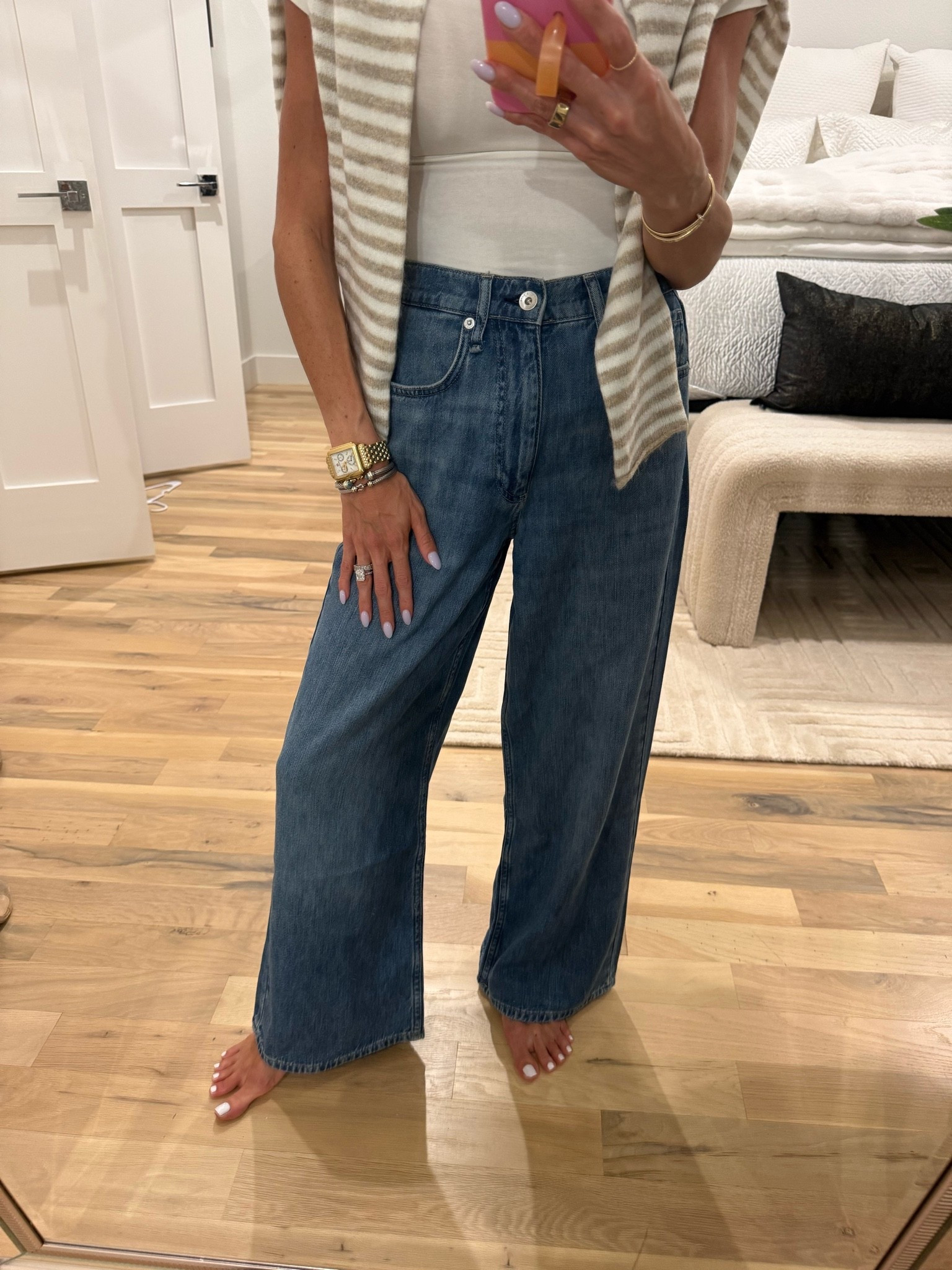 If you’ve been wanting to try the sweatpants jeans trend, these are cropped so they’ll fit petites! Wearing 23 and they’re under $100

#LTKPetite #LTKSaleAlert #LTKOver40