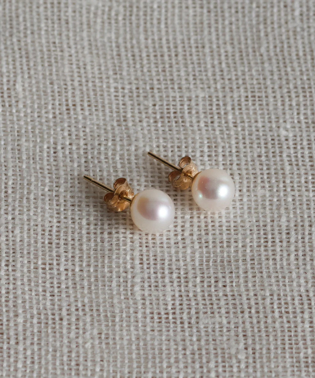 Medium Loren Pearl Studs | Jenni Kayne