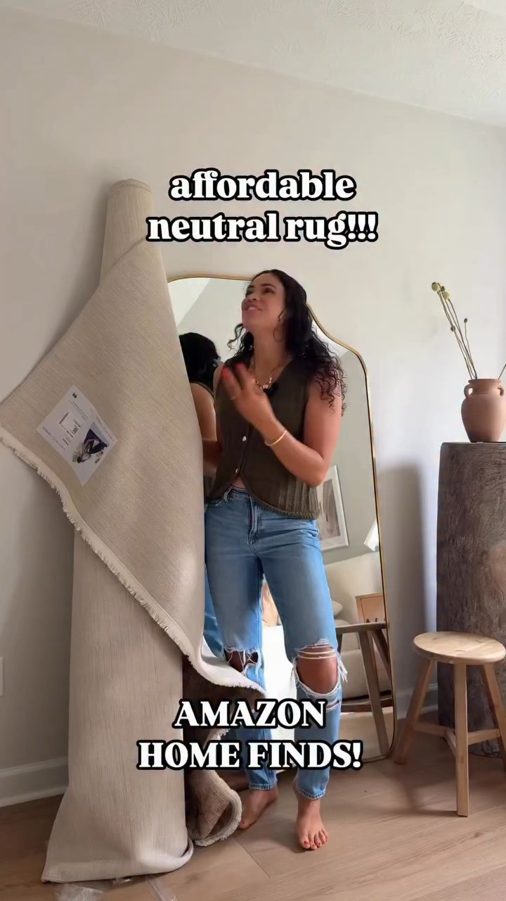 Follow + Comment “RUG” for the links! ✨ 
Gorgeous- neutral- extra soft rug perfect for any space! The fringe detail is SO GOOD!! Love this Amazon rug for any space in your home!!! 😍🤎🤎