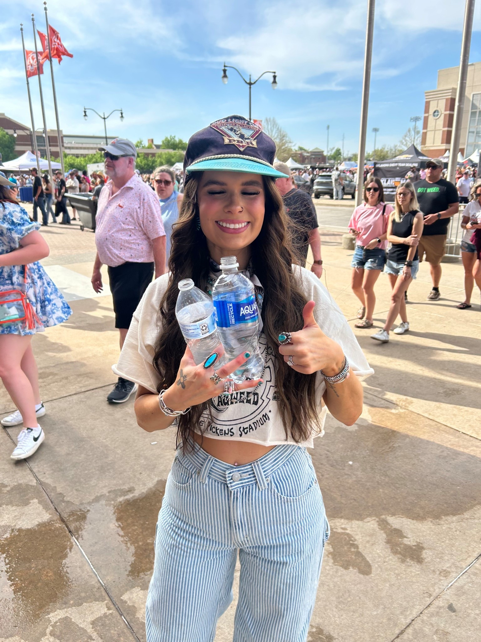 Jeans! Obsessed is an understatement. TTS and have an adjustable snap waist 😮‍💨