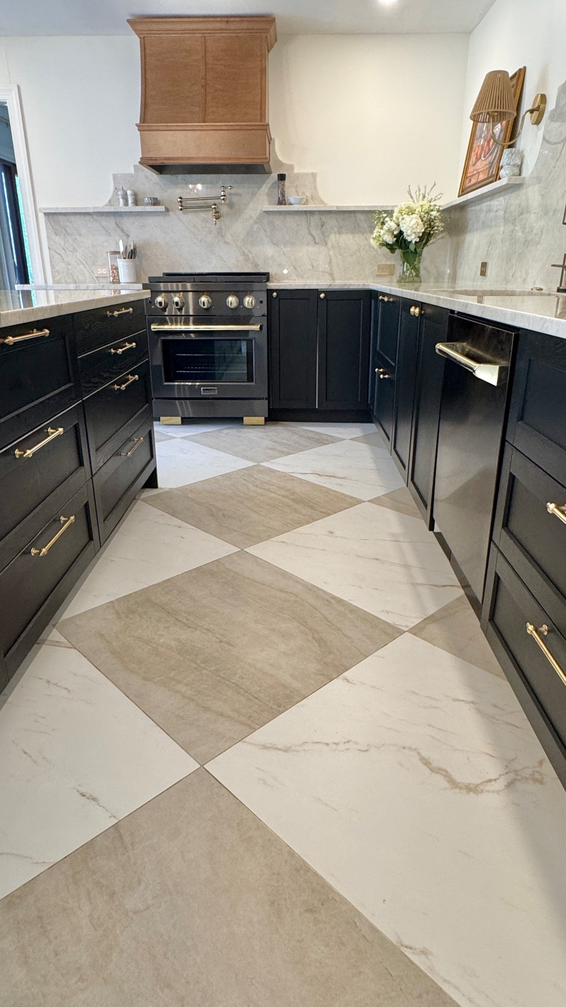 Kitchen, tile, drawer pulls 

#LTKHome