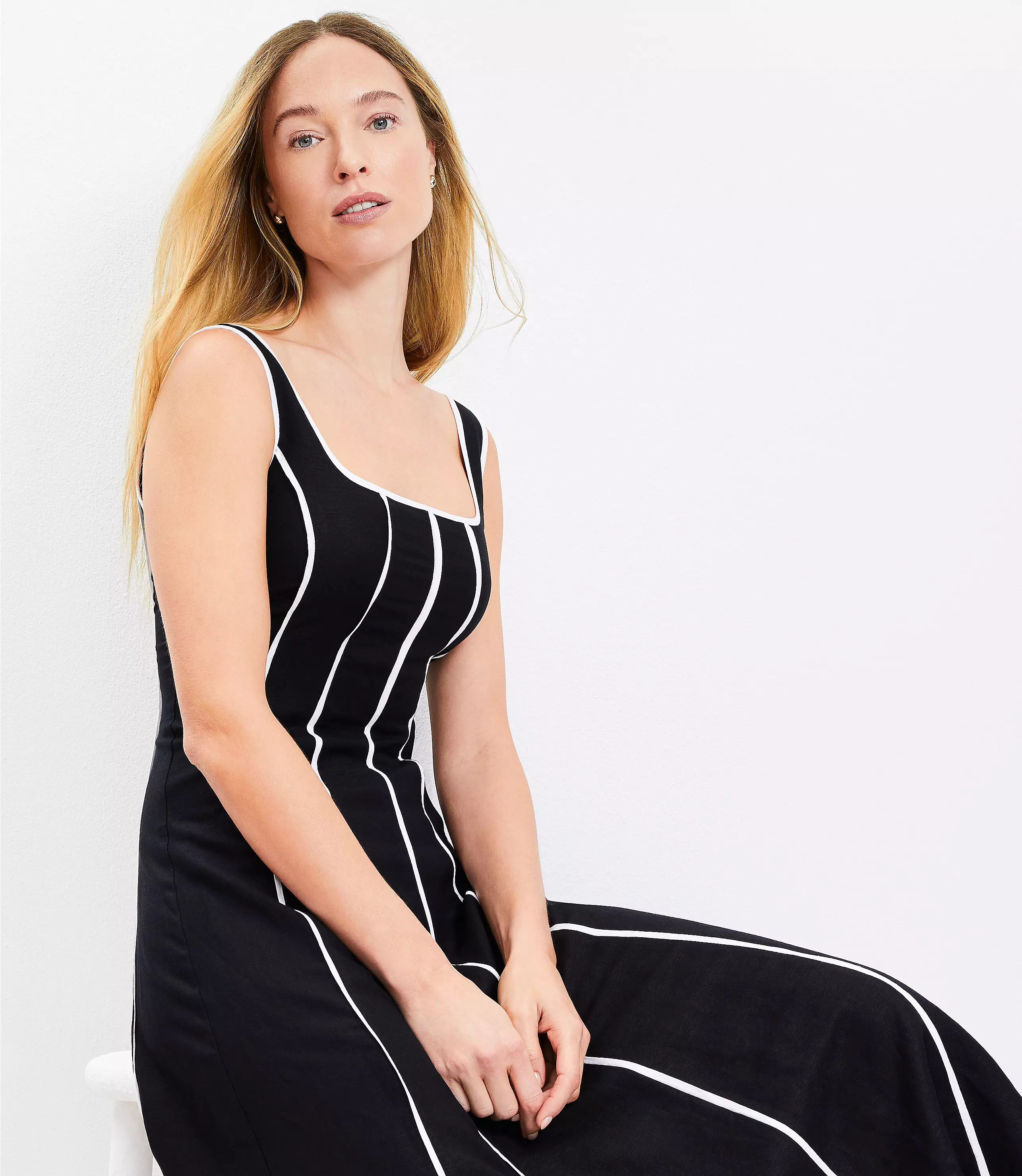 Seamed Linen Blend Midi Dress | LOFT