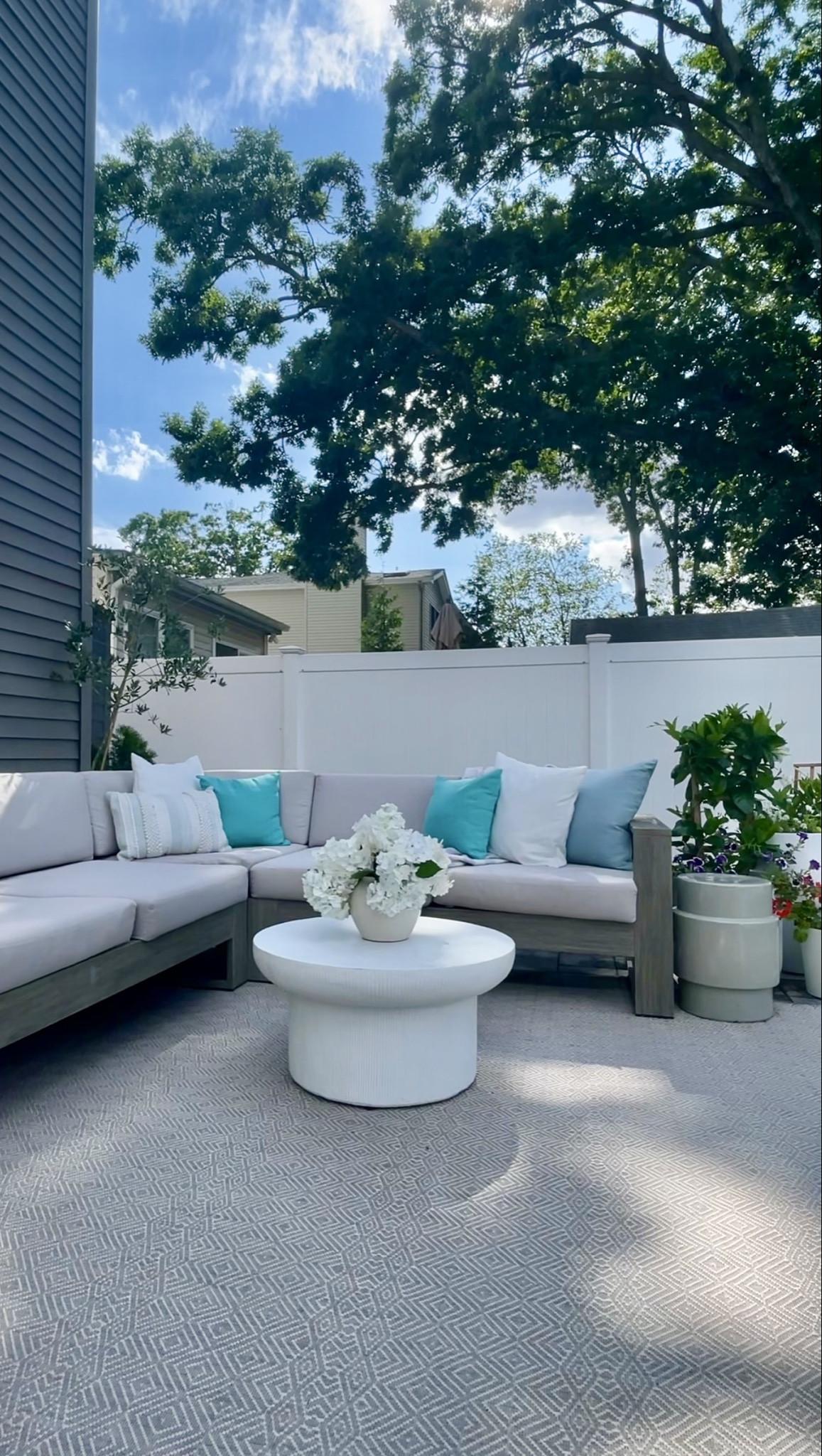 Outdoor spring living inspo 

#LTKHome #LTKKids #LTKdayinmylife