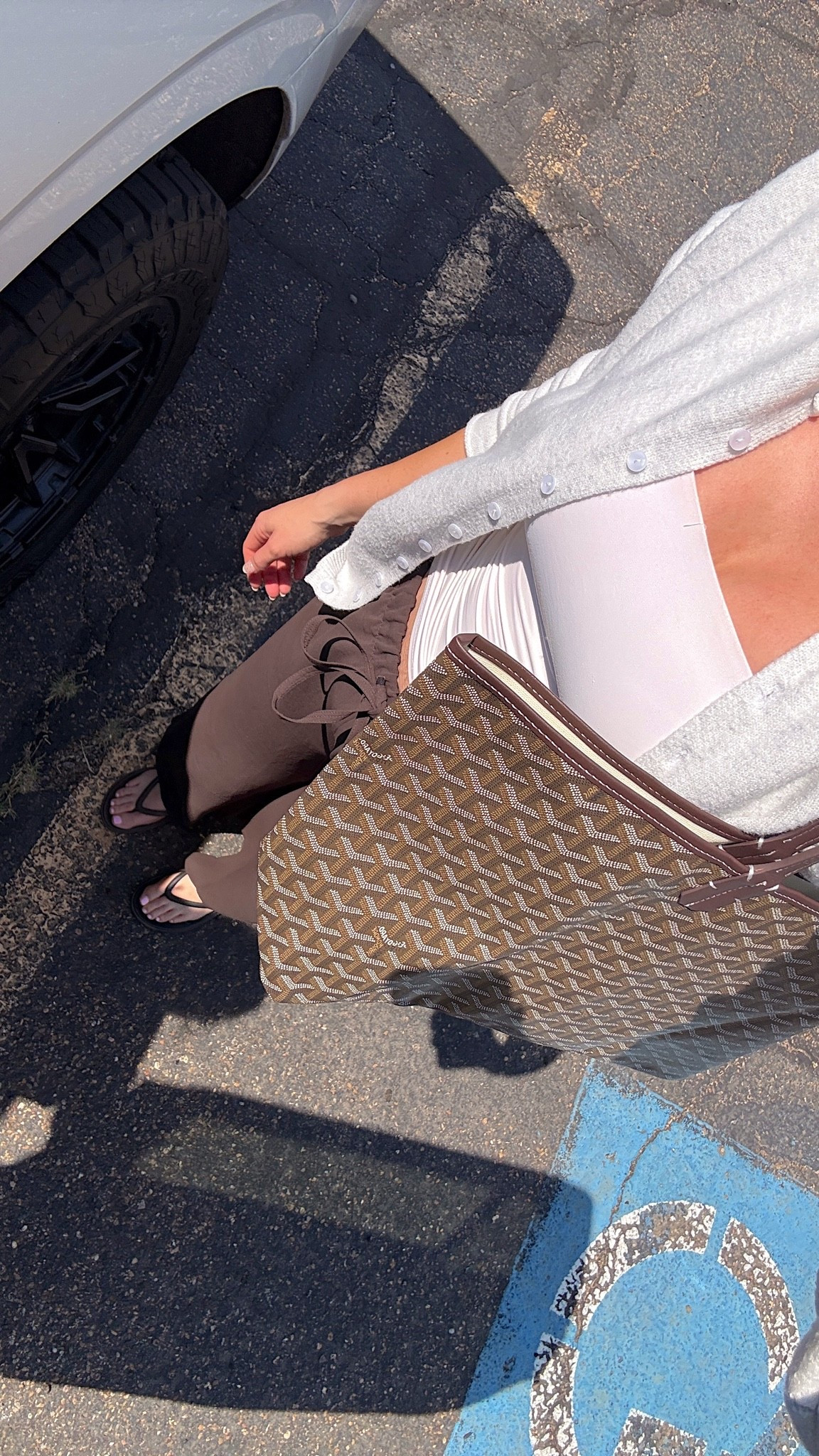Nail appt ootd! Wearing a medium tall in pants and small in tube top and large in cardigan