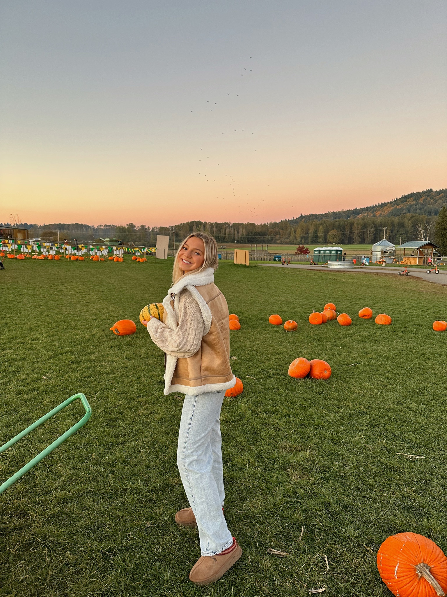 Cozy patch fit 🧡 
Vest- wearing size medium 