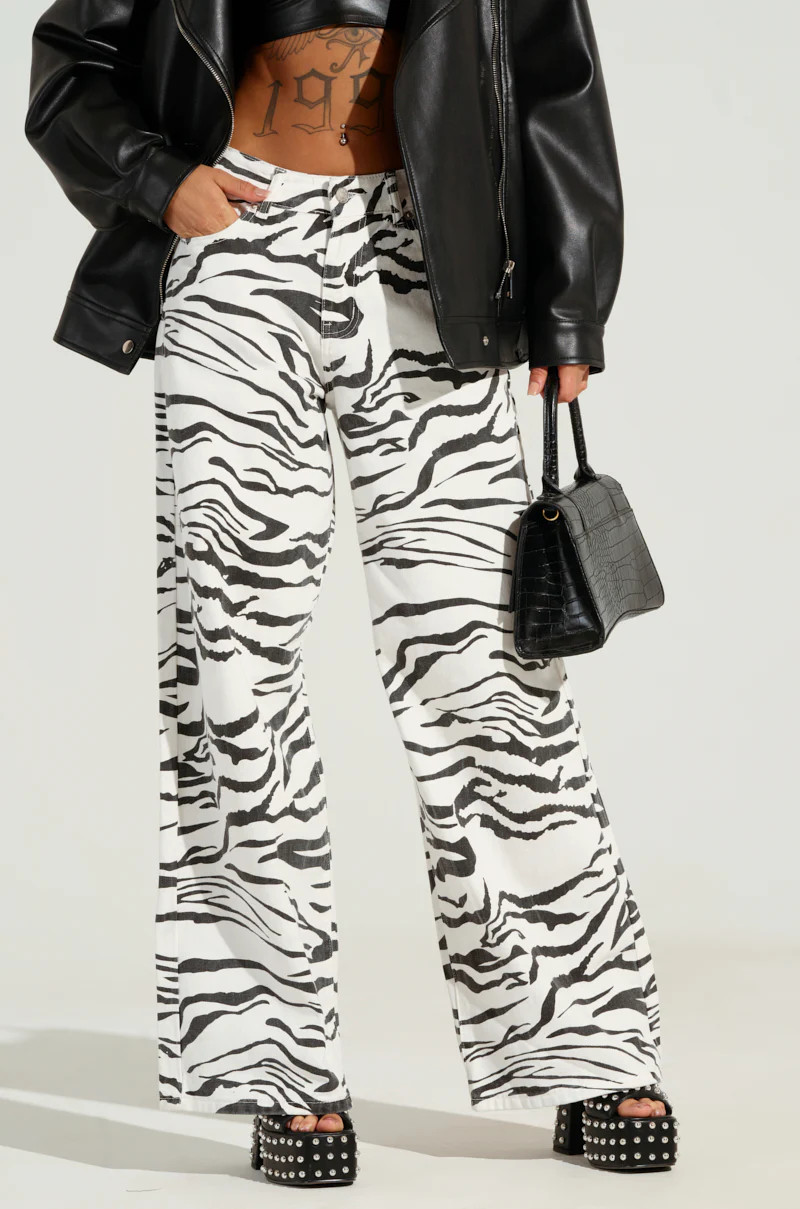 BACK IT UP ZEBRA PANT | AKIRA
