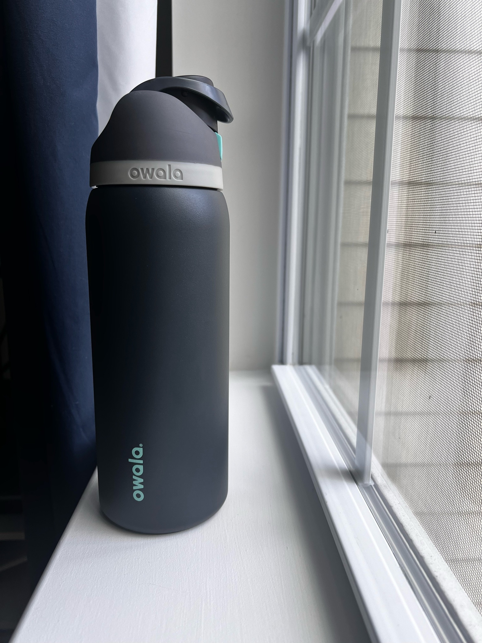 This waterbottle is the only reason I drink water! I’ve tried all of the big waterbottle brands, but Owala’s built in straw and compact design makes it too easy to keep hydrated 👏🏼

#LTKfindsunder50 #LTKxPrime #LTKGiftGuide