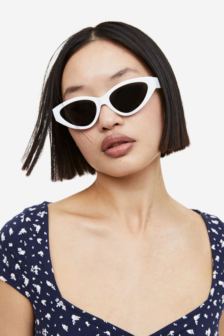 Cat-eye sunglasses | H&M (UK, MY, IN, SG, PH, TW, HK)