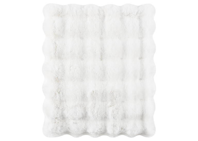 Zoey Faux Fur Throw White | Urban Barn