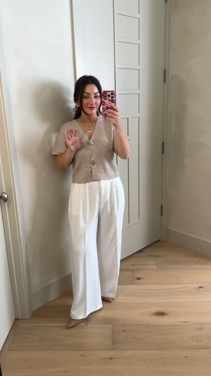 V-neck cardigan and wide leg pants! Perfect for work or events! 

Top size small, Pants size medium short in white thick 

5'0" 140lbs
Petite friendly

#LTKootd #LTKPetite #LTKWorkwear