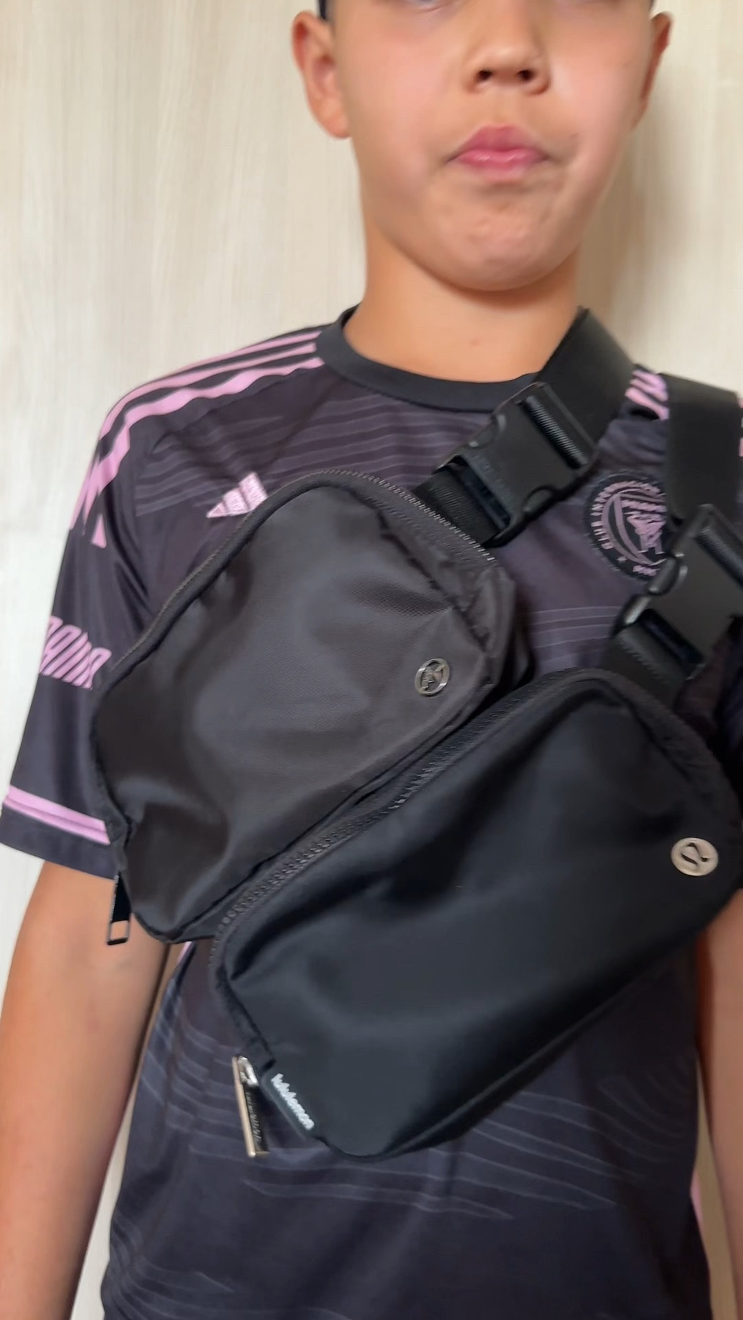 Comparison video between amazon and Lululemon crossbody bag ! Pouchy, penny bag

#LTKItBag #LTKCon #LTKTravel
