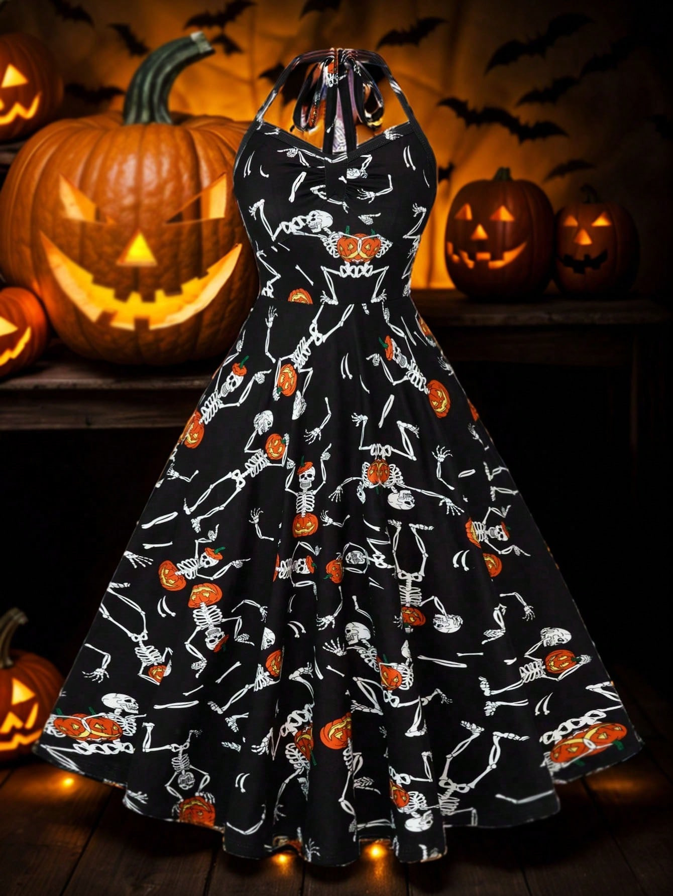 SHEIN Clasi Plus Size Halloween Skeleton & Pumpkin Print Backless Halter Dress | SHEIN